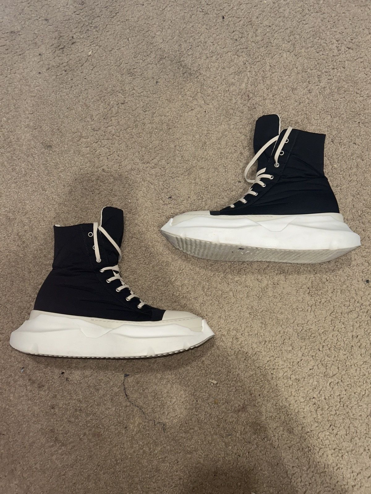 Owens Drkshdw Rick Owens Ramones Abstract Puffer High Top T-Shirts, Hoodie, Sweatshirt | AU16VibeMintTees.com