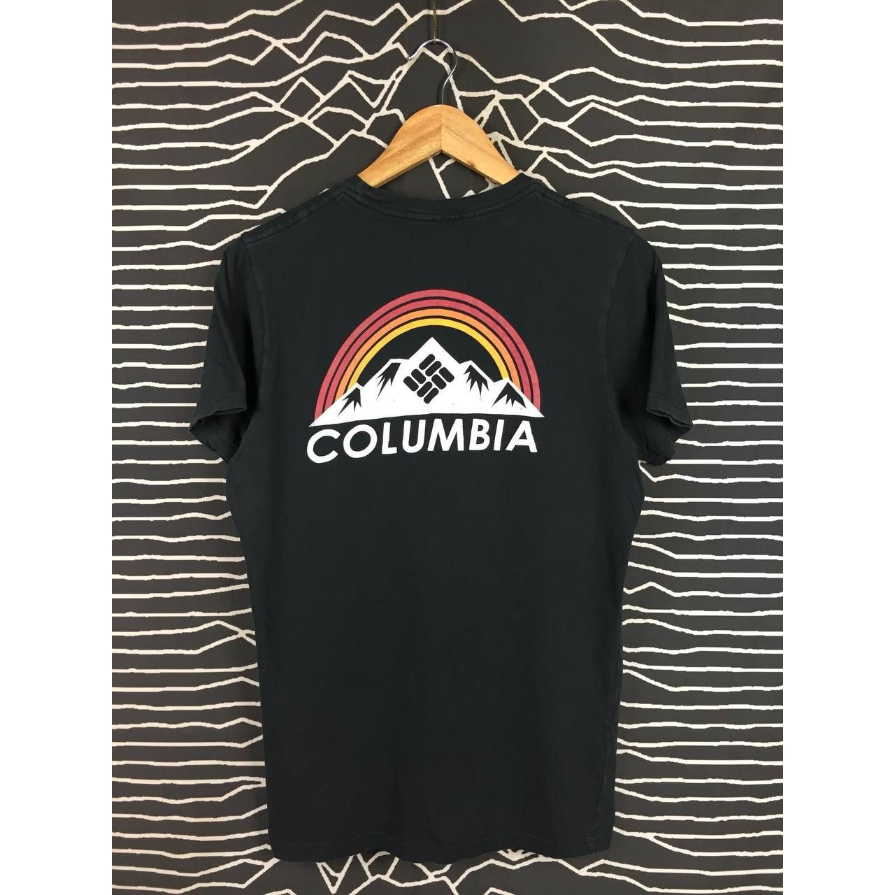 Columbia Sportswear Company Mountain Graphic Tee