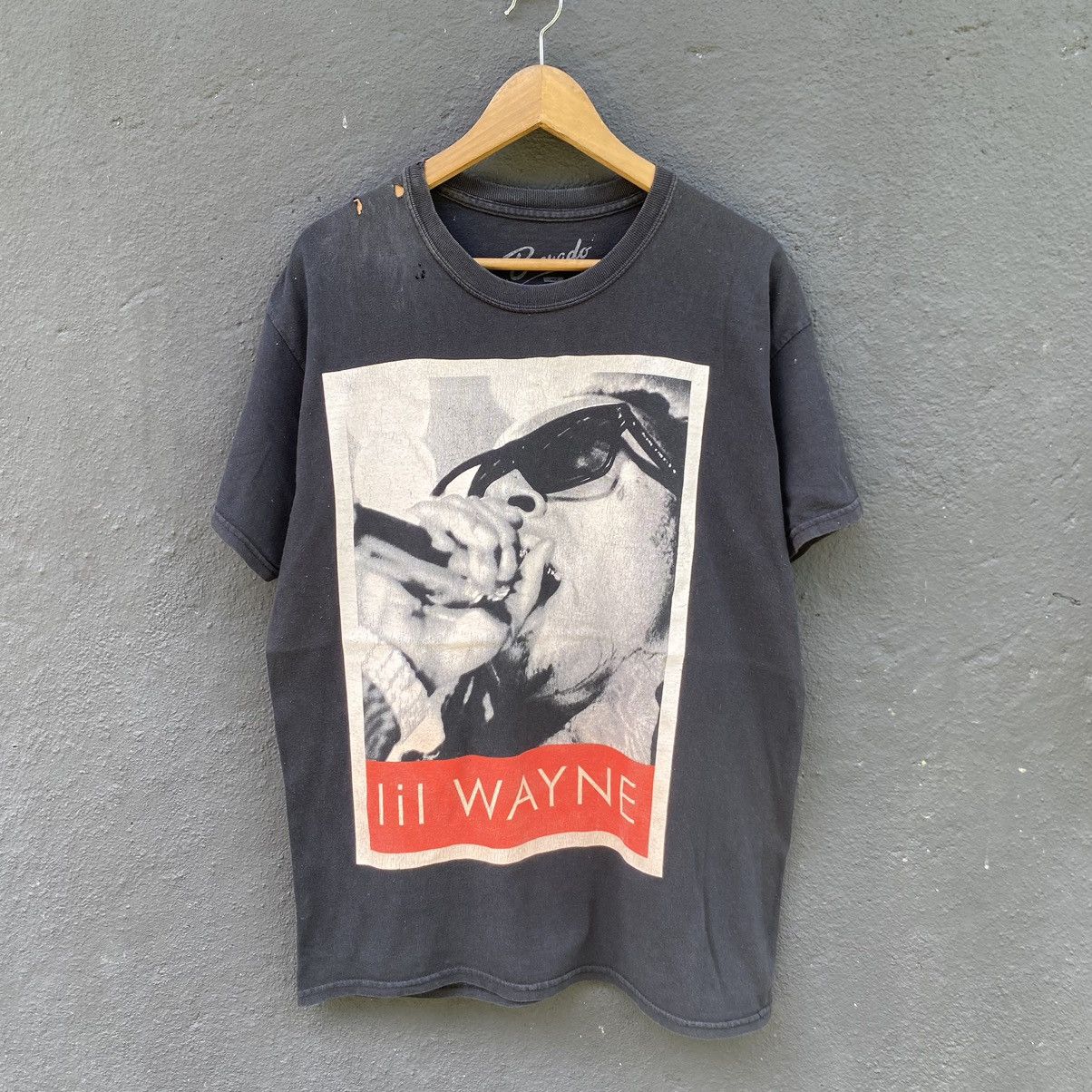 Lil Wayne Thrashed Faded Lil Wayne Rapper Distressed Tee Hoodie, Sweatshirt | FlexRushtees.com