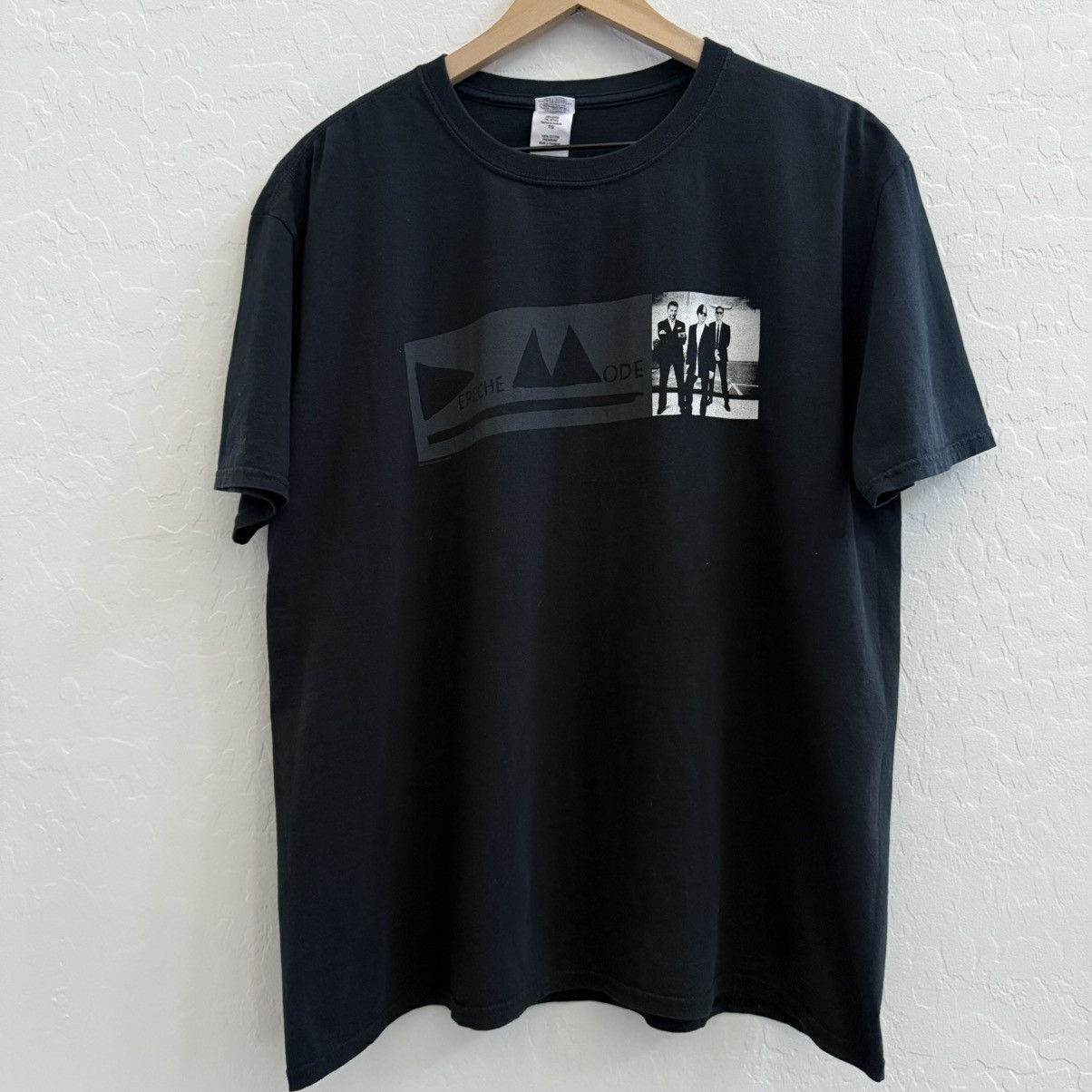 Gildan X Vintage Vintage 2015 Depeche Mode Tour Tee Hoodie, Sweatshirt | FlexRushtees.com