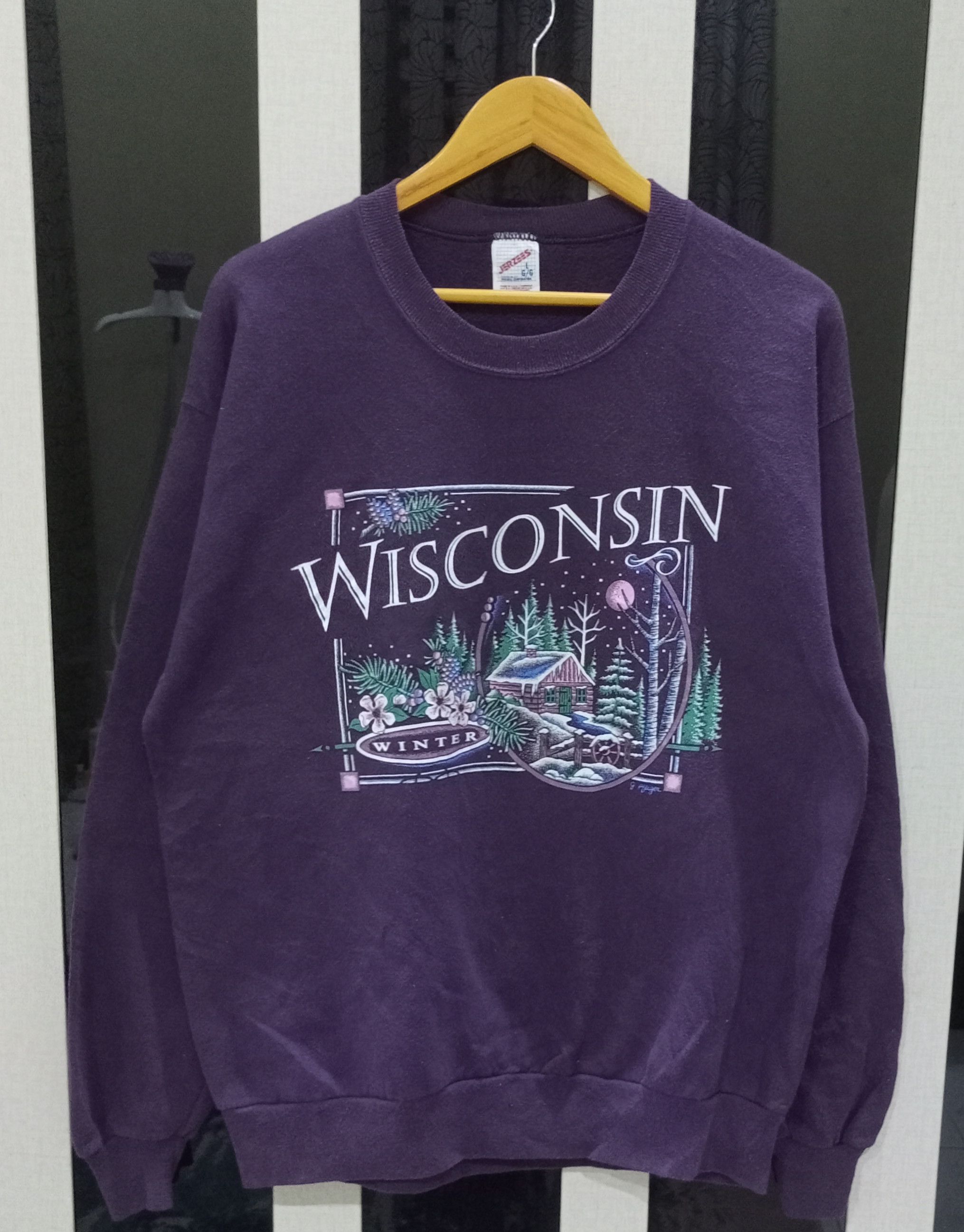 Vintage Wisconsin Winter Sweatshirt T-Shirts, Hoodie | FlexRushtees.com