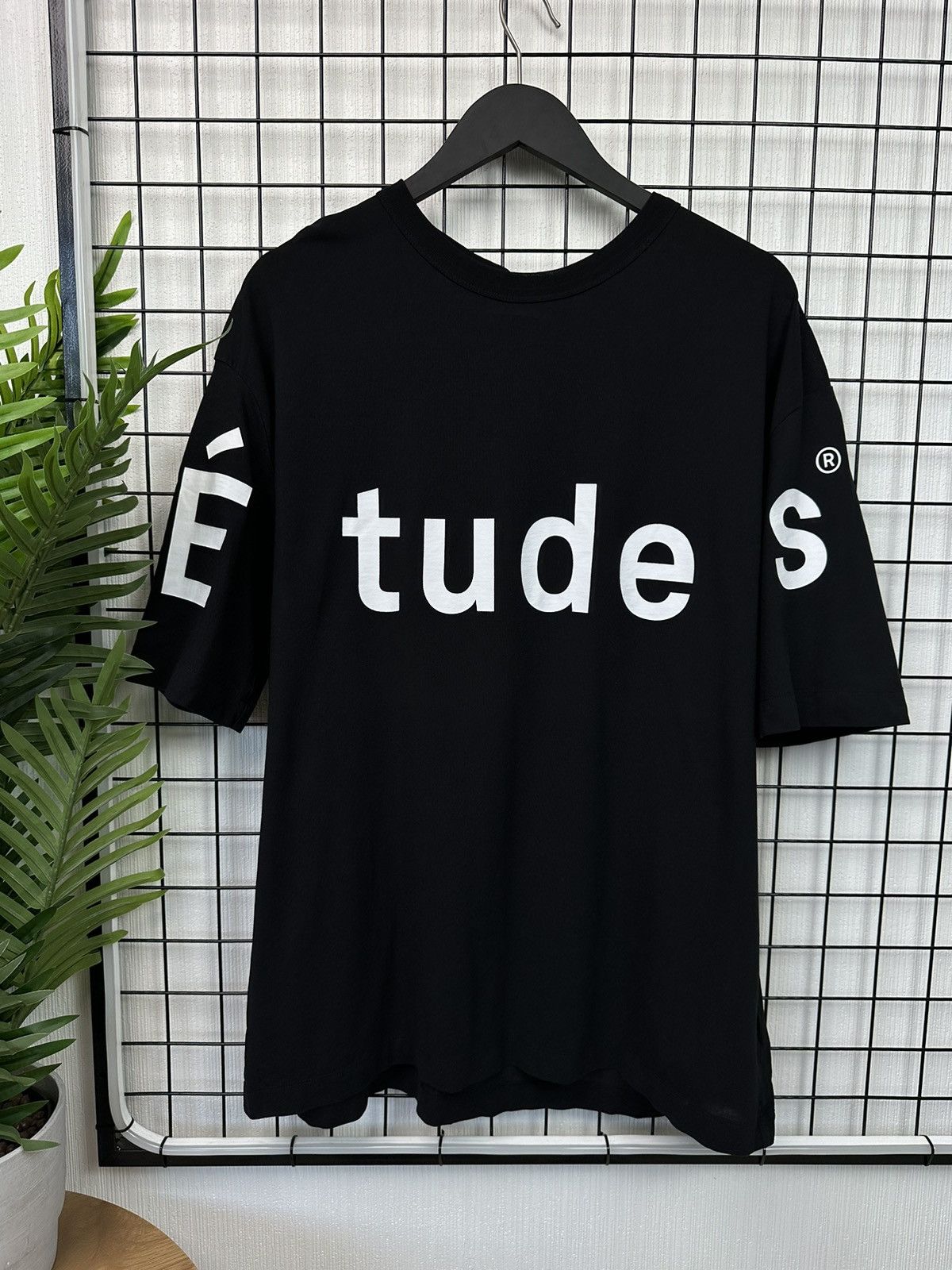 Etudes Paris Museum Tee Men Black Oversized Made In Portugal Hoodie, Sweatshirt | FlexRushtees.com