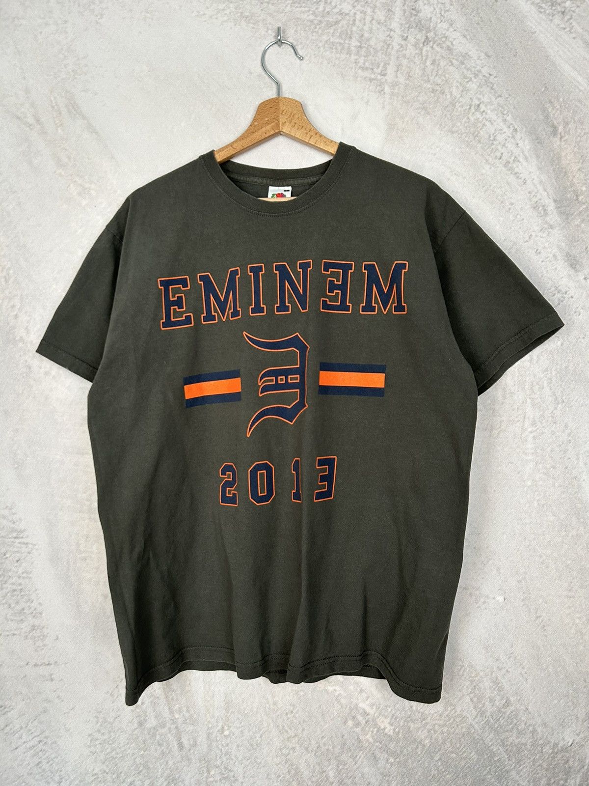 Rap Tees X Vintage Vintage Eminem 2013 Euro Tour Rap Tee Graphic Hype Hoodie, Sweatshirt | FlexRushtees.com
