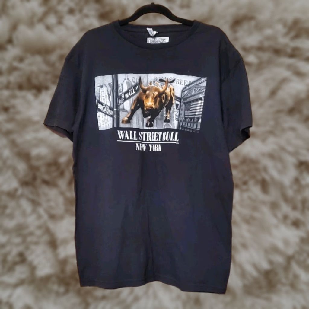 Delta Vintage Arturo Di Modica Charging Bull Art Sculpture Wall Street Tshirt 1998 Rare Delta Black Hoodie, Sweatshirt