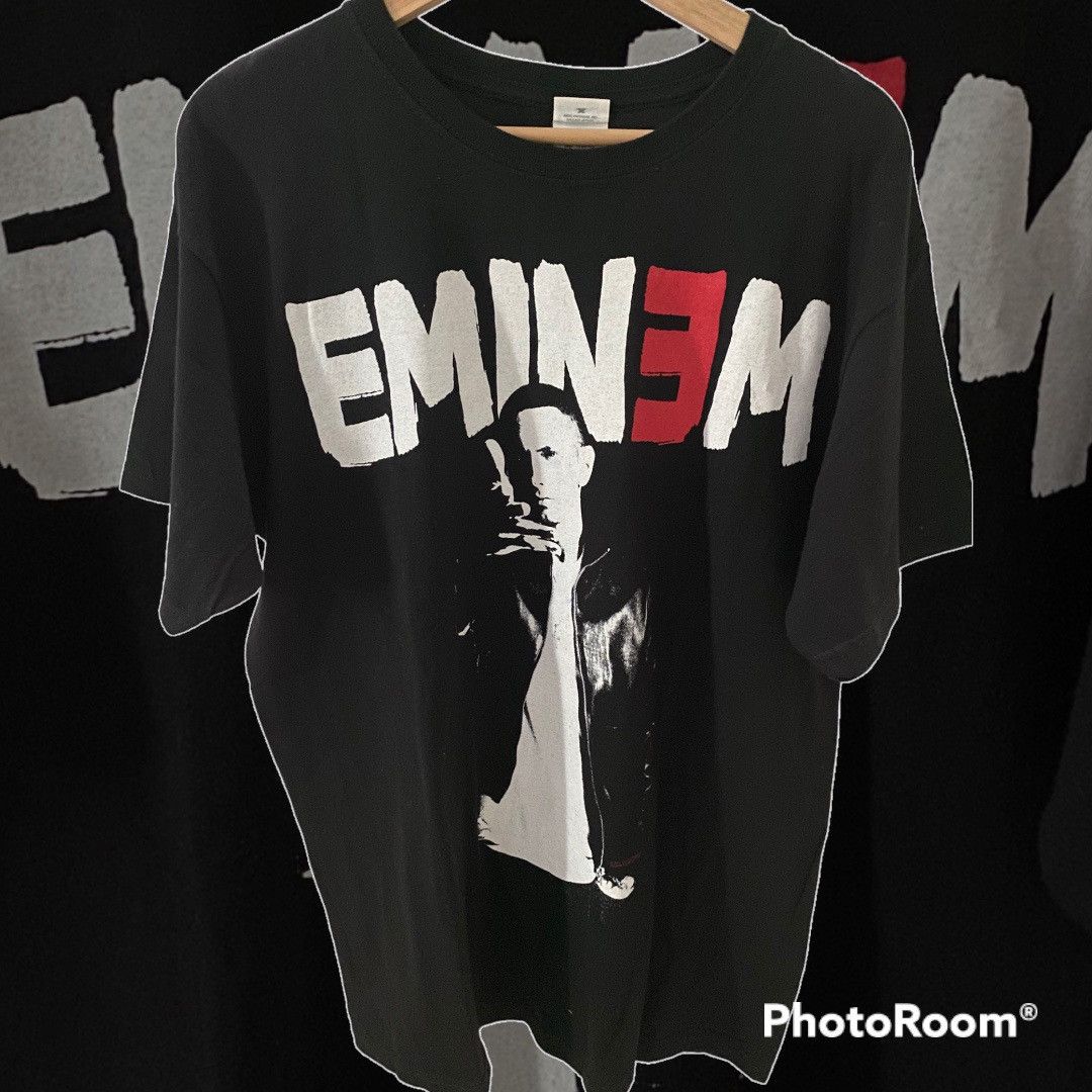 Eminem X Rap Tees Eminem Tour 2011 Rap Tee Hoodie, Sweatshirt | FlexRushtees.com