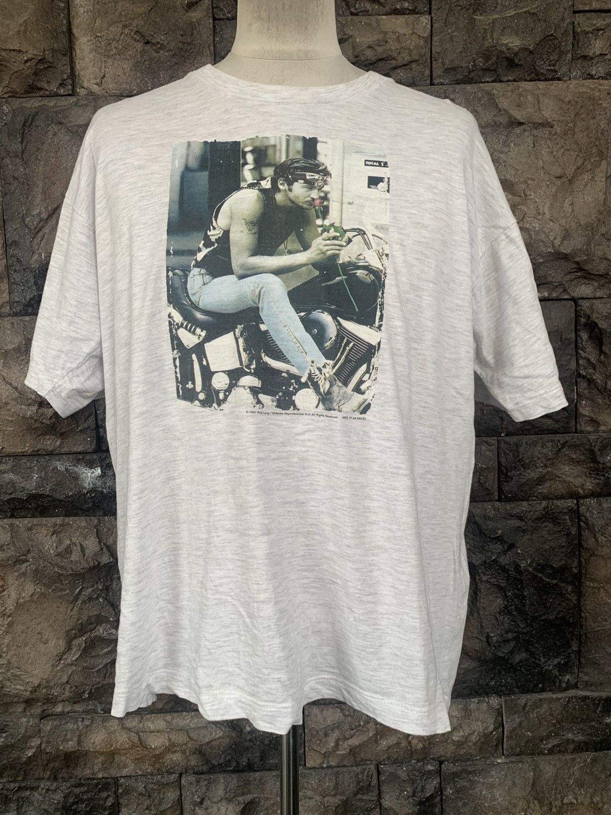 Vintage 1997 Rob Lang Photographer Photo T Shirt Hoodie, Sweatshirt | FlexRushtees.com