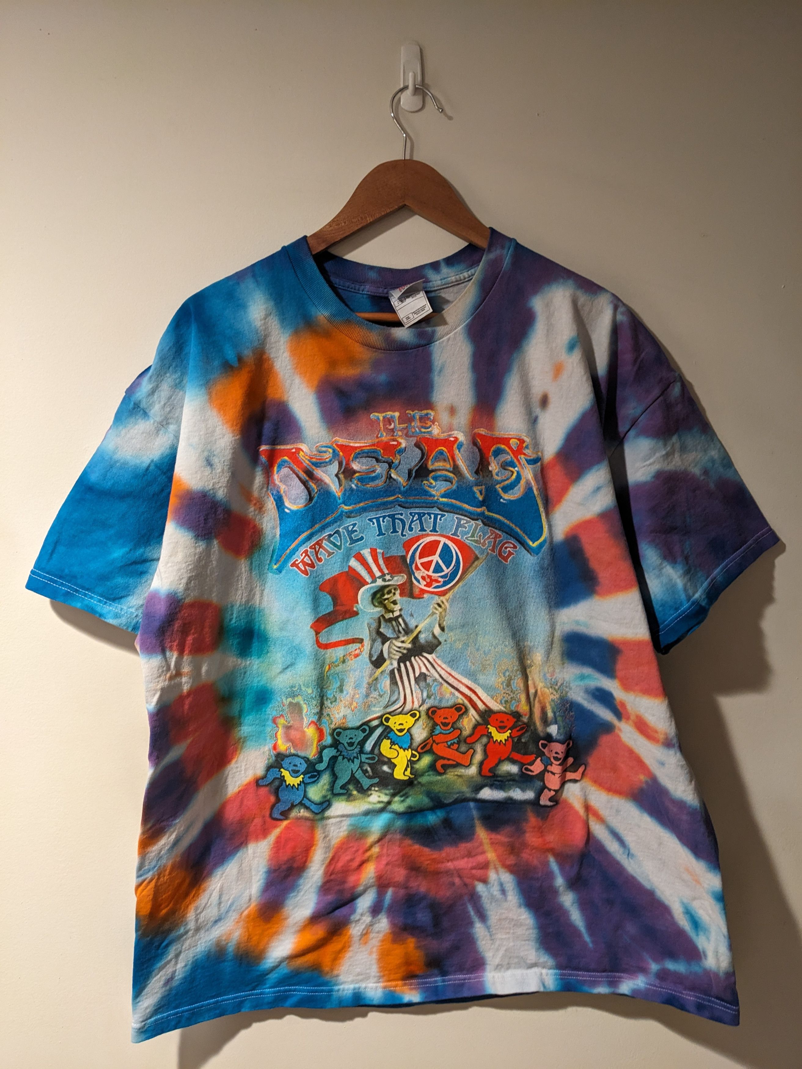 Vintage 2004 Grateful Dead Wave That Flag Summer T Shirt Hoodie, Sweatshirt | AU16VibeMintTees.com