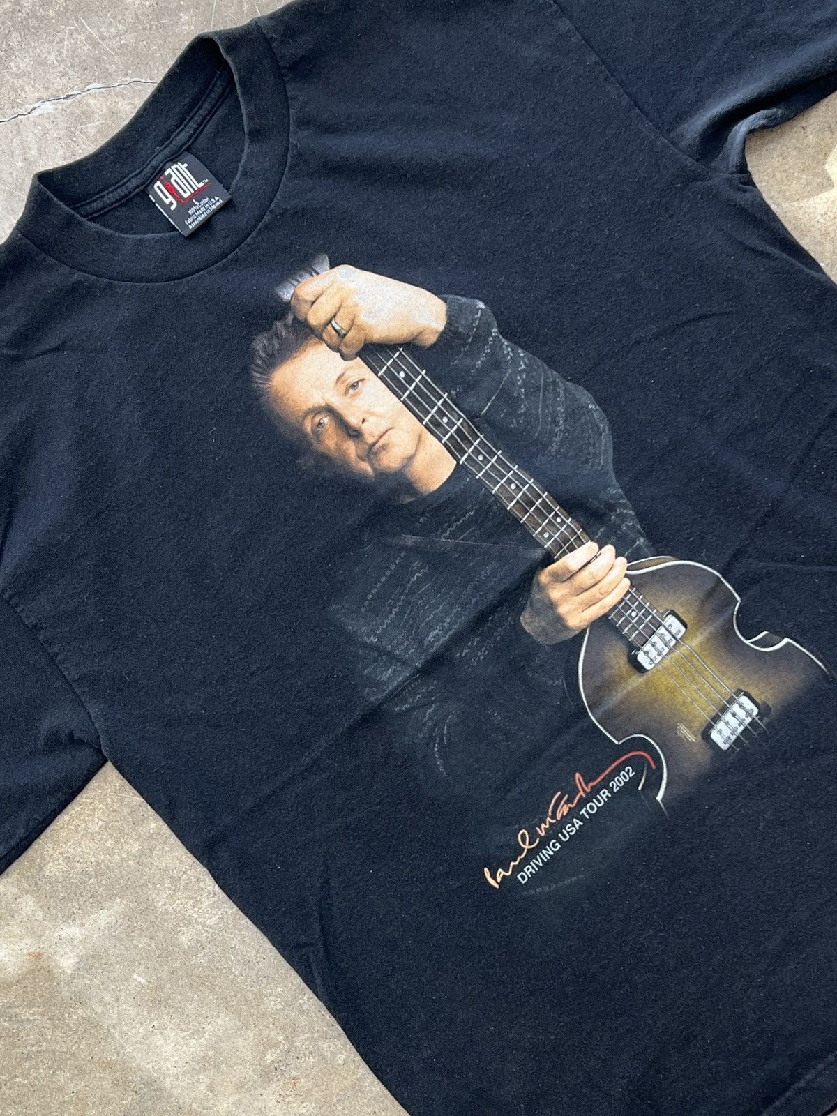 Vintage Giant 2002 Paul Mccartney Driving Usa Tour Tee Large Hoodie, Sweatshirt | FlexRushtees.com