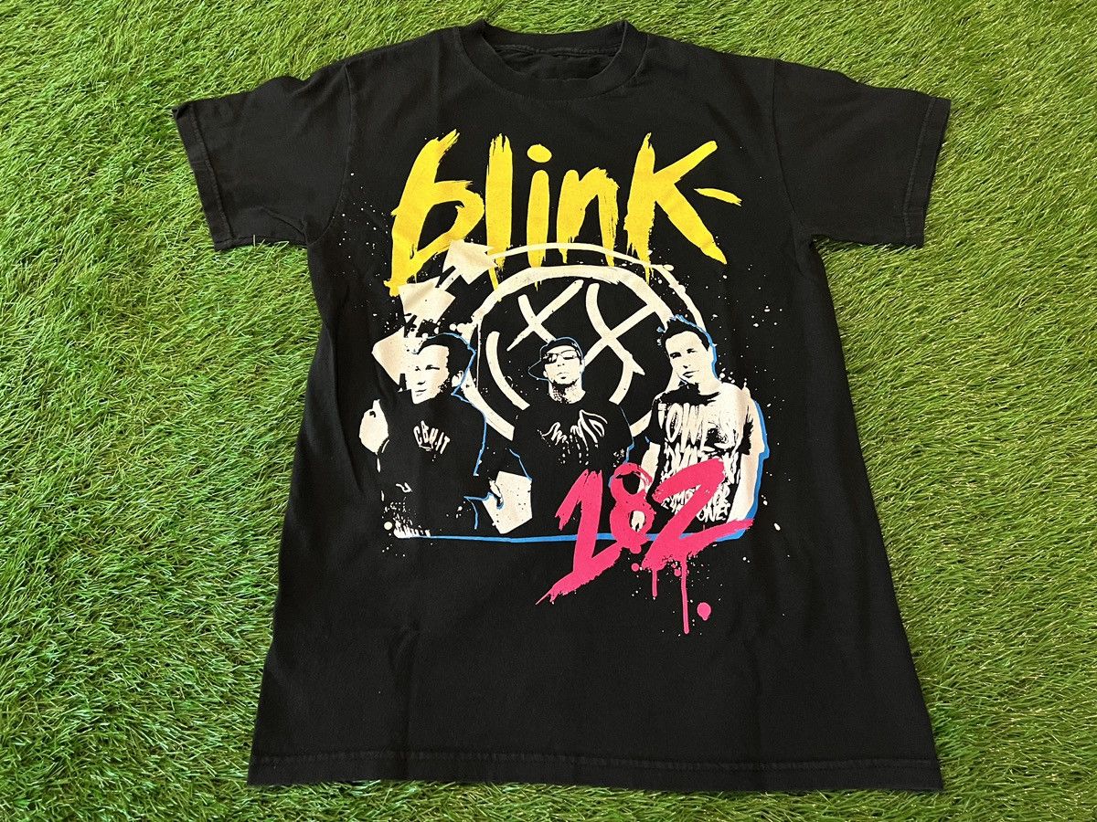 Band Tees Blink 182 Concert Tour Shirt Summer 2009 Band Double Sided Hoodie, Sweatshirt | FlexRushtees.com