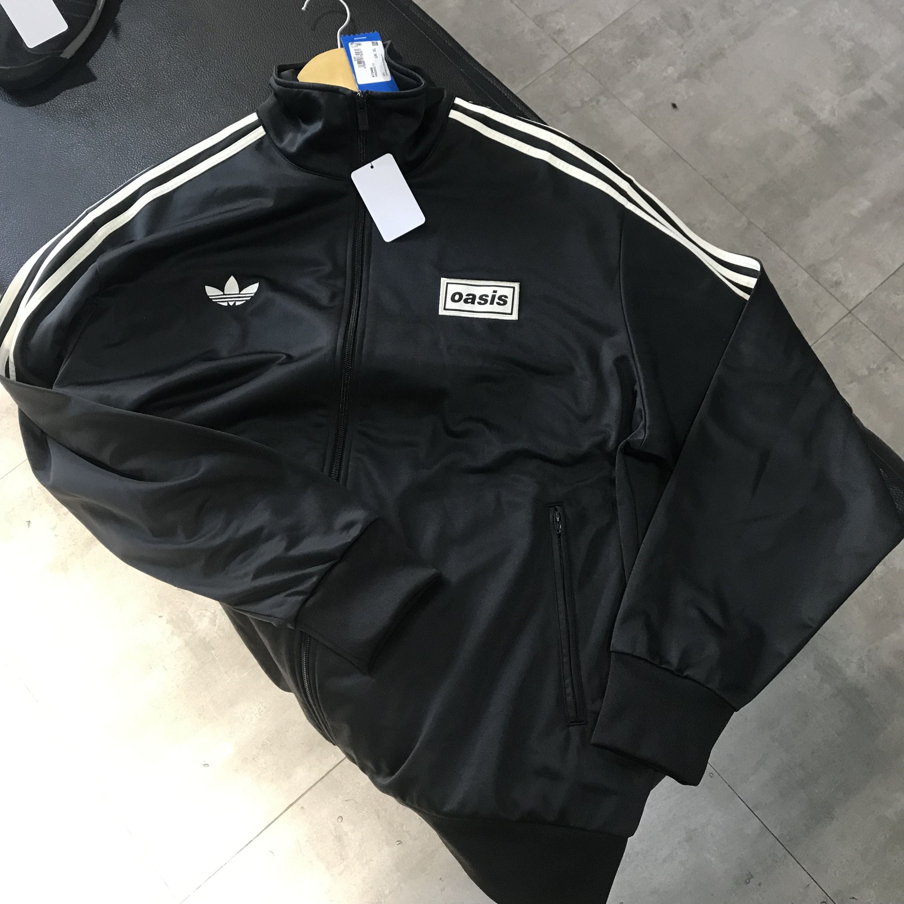 Oasis Live 2025 Tour Firebird Tracktop Size L Xl Ja T-Shirts, Hoodie, Sweatshirt | FlexRushtees.com