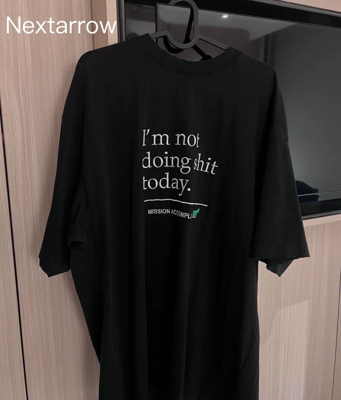 Vetements Displays Tattered Slogans In Short Sleeves T-Shirts, Hoodie, Sweatshirt | FlexRushtees.com