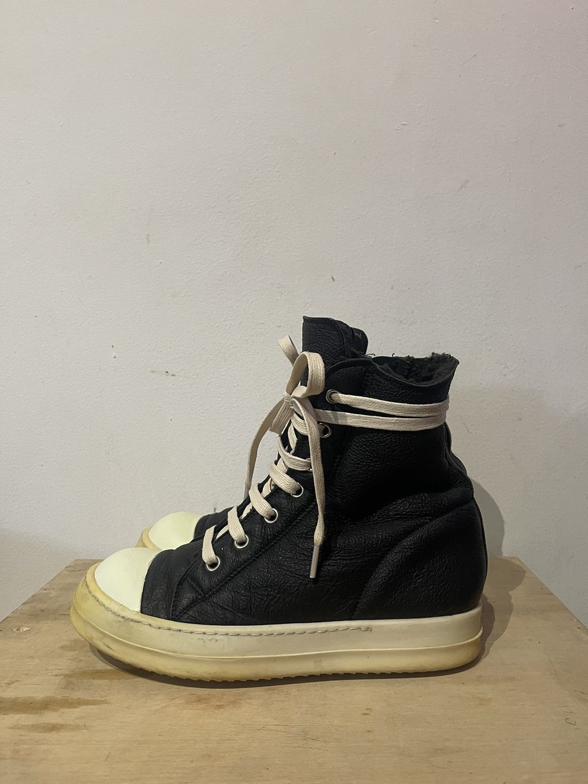 Owens Drkshdw Rick Owens Mainline 2015 Shearling Ramones High T-Shirts, Hoodie, Sweatshirt | AU16VibeMintTees.com
