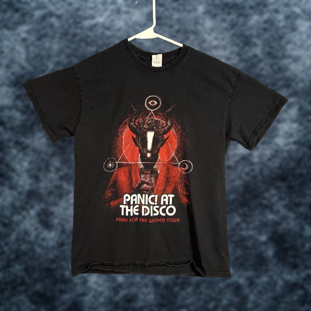 Gildan Vintage Panic At The Disco Pray For The Wicked Tour Band T Shirt Adult Medium Black Mens Hoodie, Sweatshirt