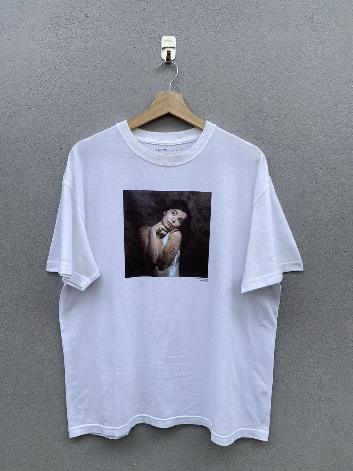 Kevin Cummins 1993 Photography Tee Hoodie, Sweatshirt | FlexRushtees.com
