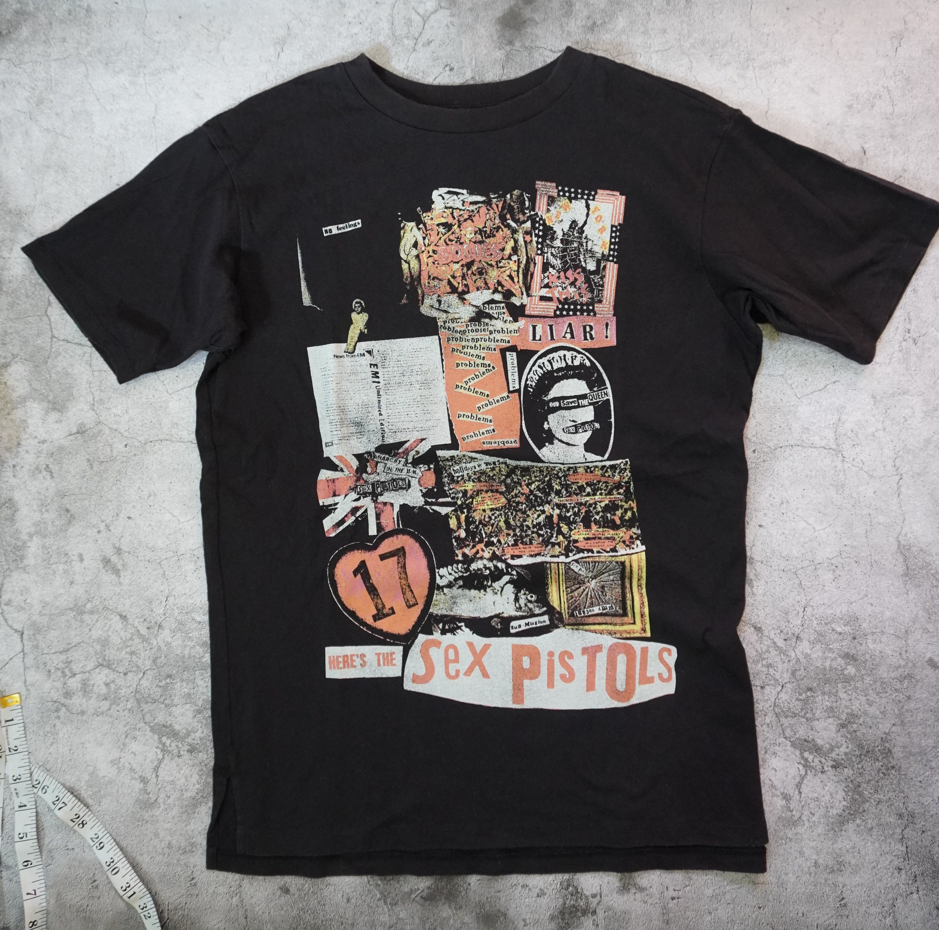 Sex Pistols Uniqlo T Shirt Hoodie, Sweatshirt | FlexRushtees.com