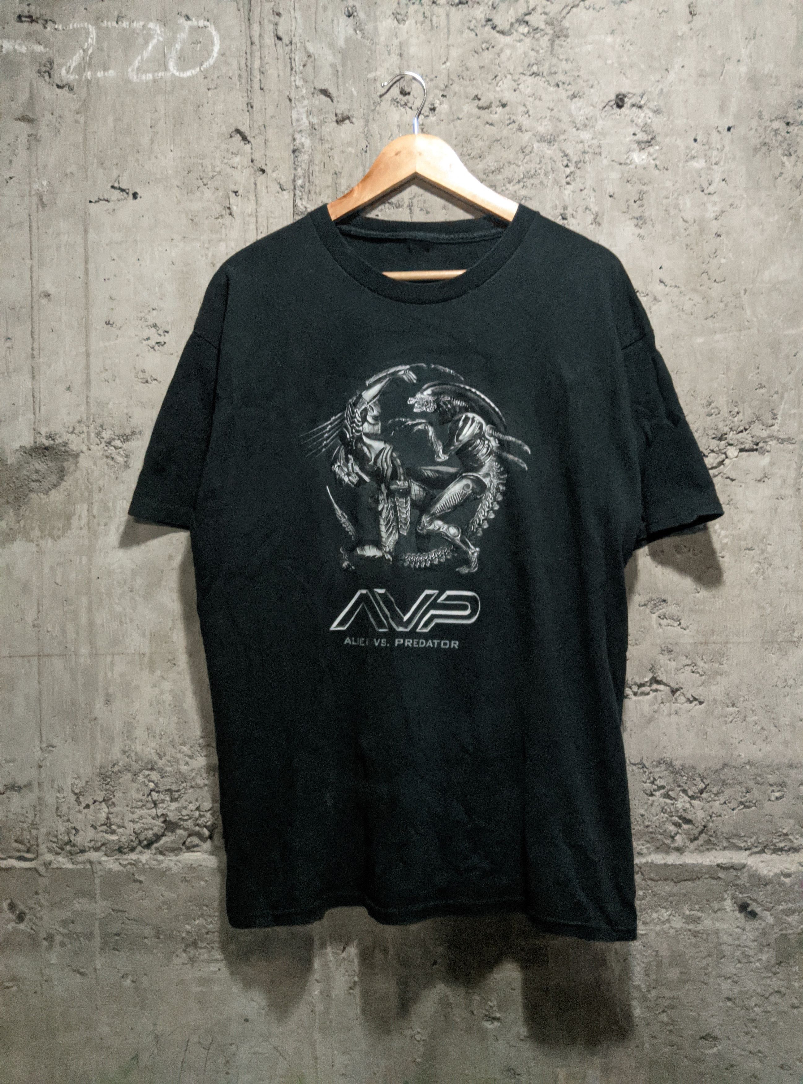 Vintage 2004 Alien Vs Predator Promo T Shirt