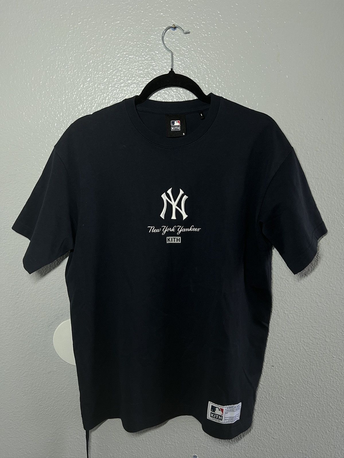 New York Yankees Kith New York Yankees Icon Box Tee Hoodie, Sweatshirt | FlexRushtees.com