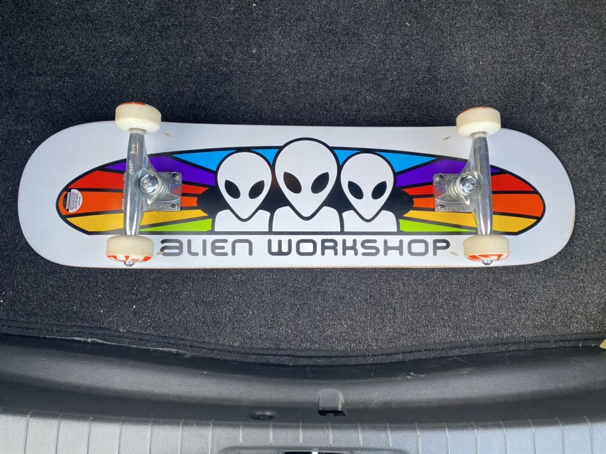Workshop Alien Workshop Skateboard Complete