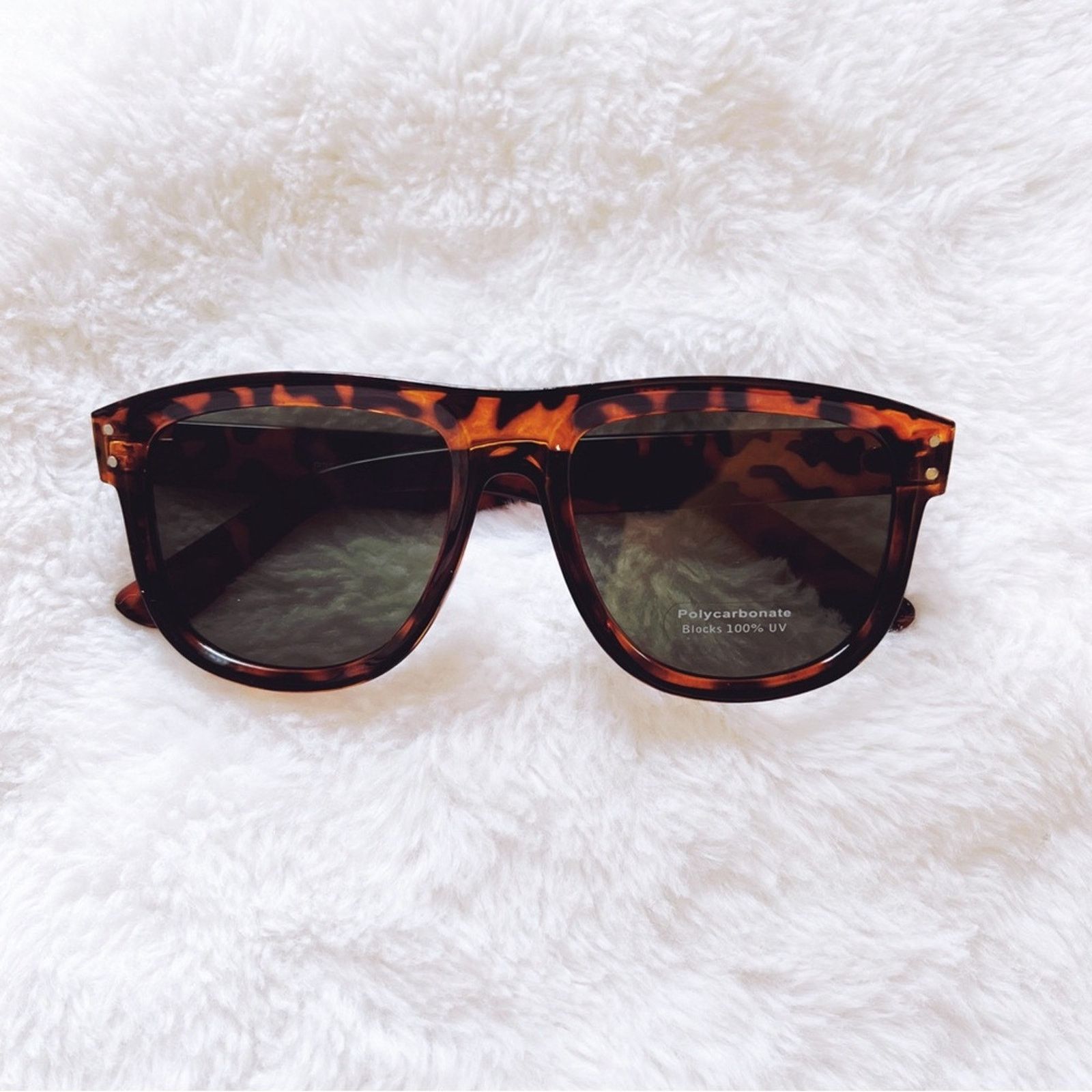 Other Simon Tortoise Brown Classic Sunglasses T-Shirts, Hoodie, Sweatshirt | AU16VibeMintTees.com