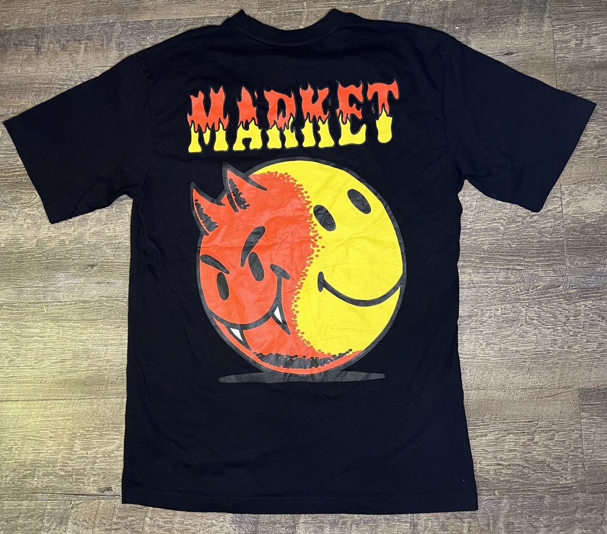 Other The Smiley Company Chinatown Market Shirt Size Large Hoodie, Sweatshirt | FlexRushtees.com