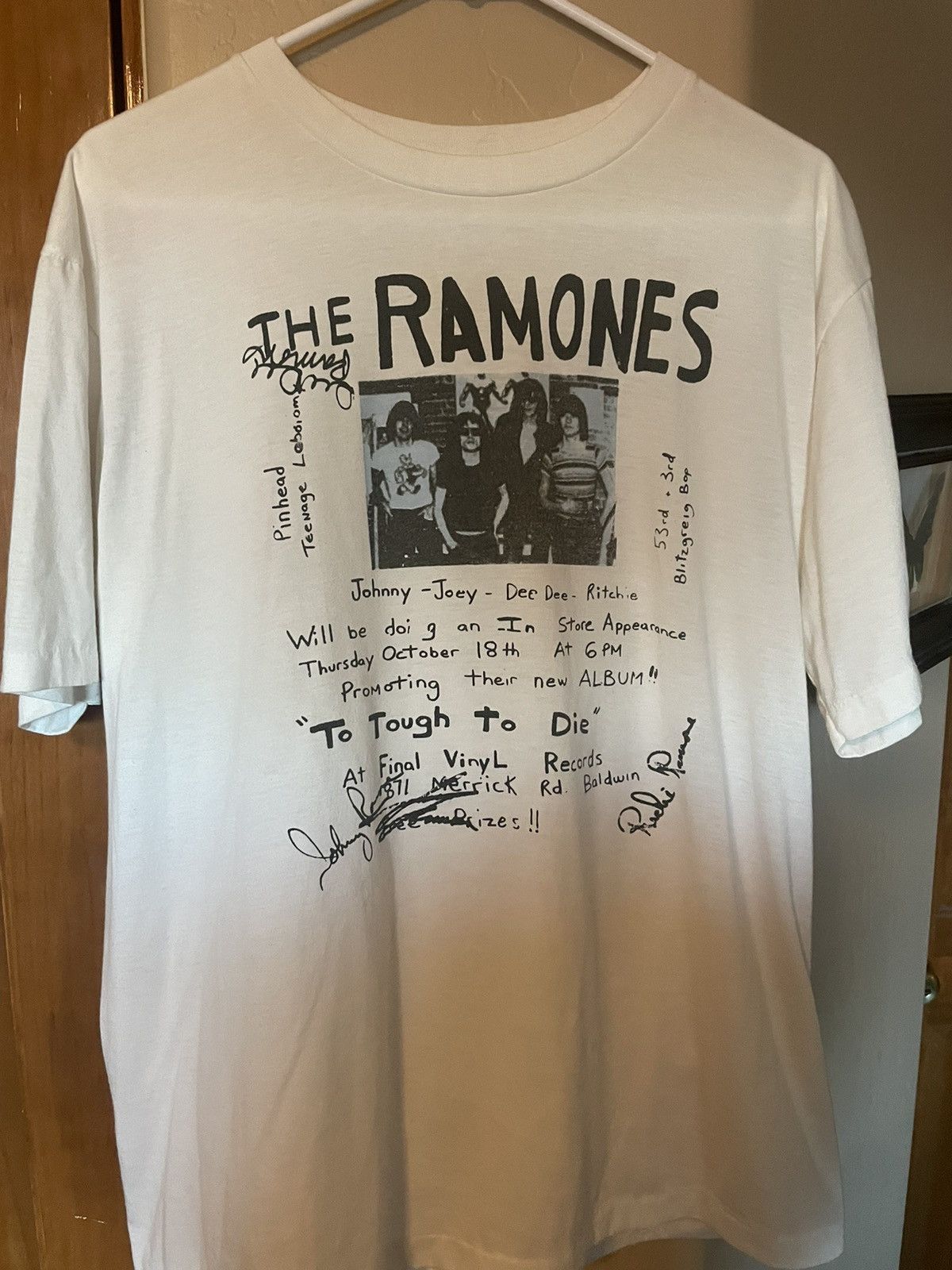 Vintage Ramones Black And White Tee Hoodie, Sweatshirt | FlexRushtees.com