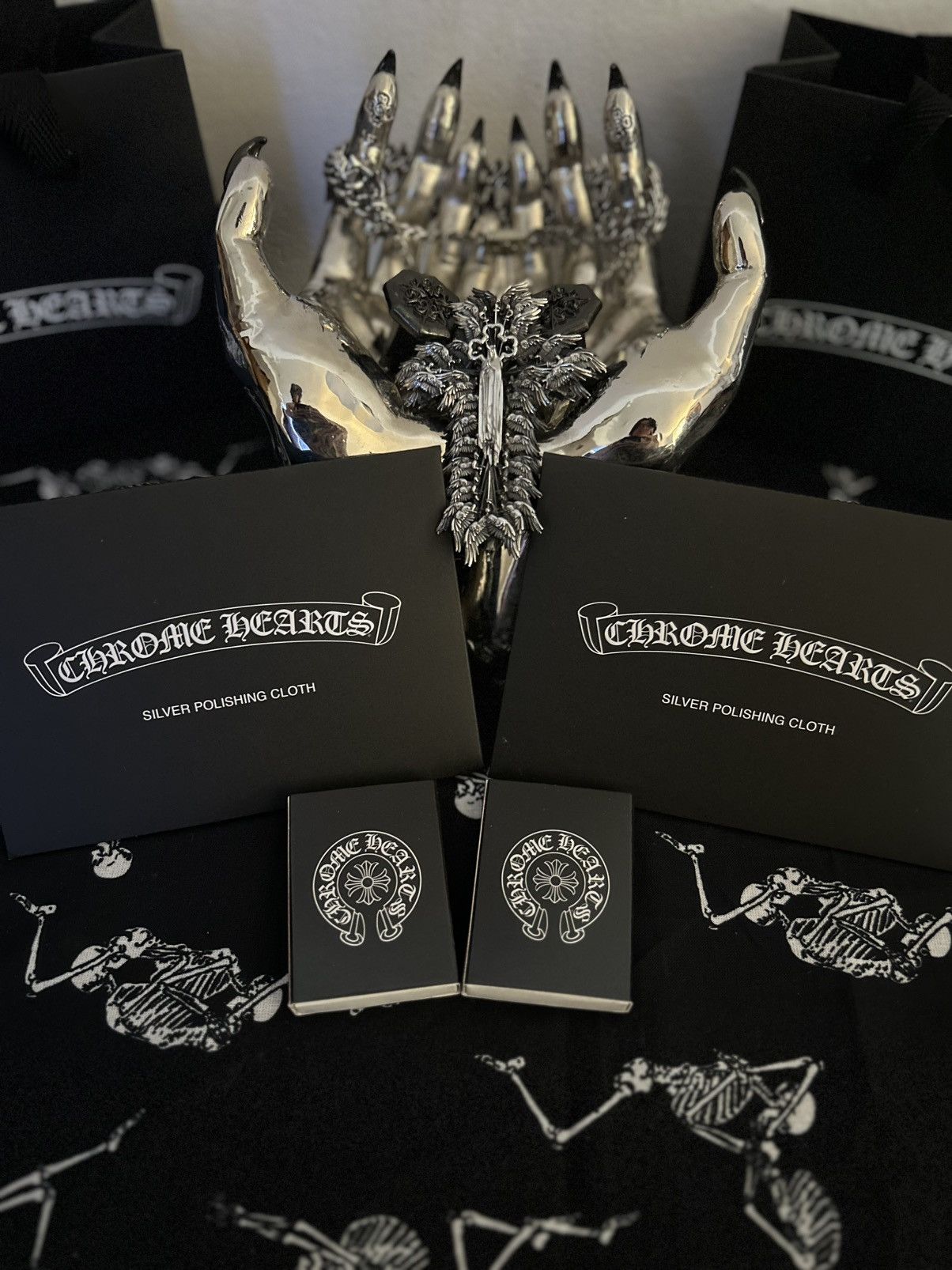 Hearts 2x Chrome Hearts Polishing Cloth Bundle T-Shirts, Hoodie, Sweatshirt | FlexRushtees.com