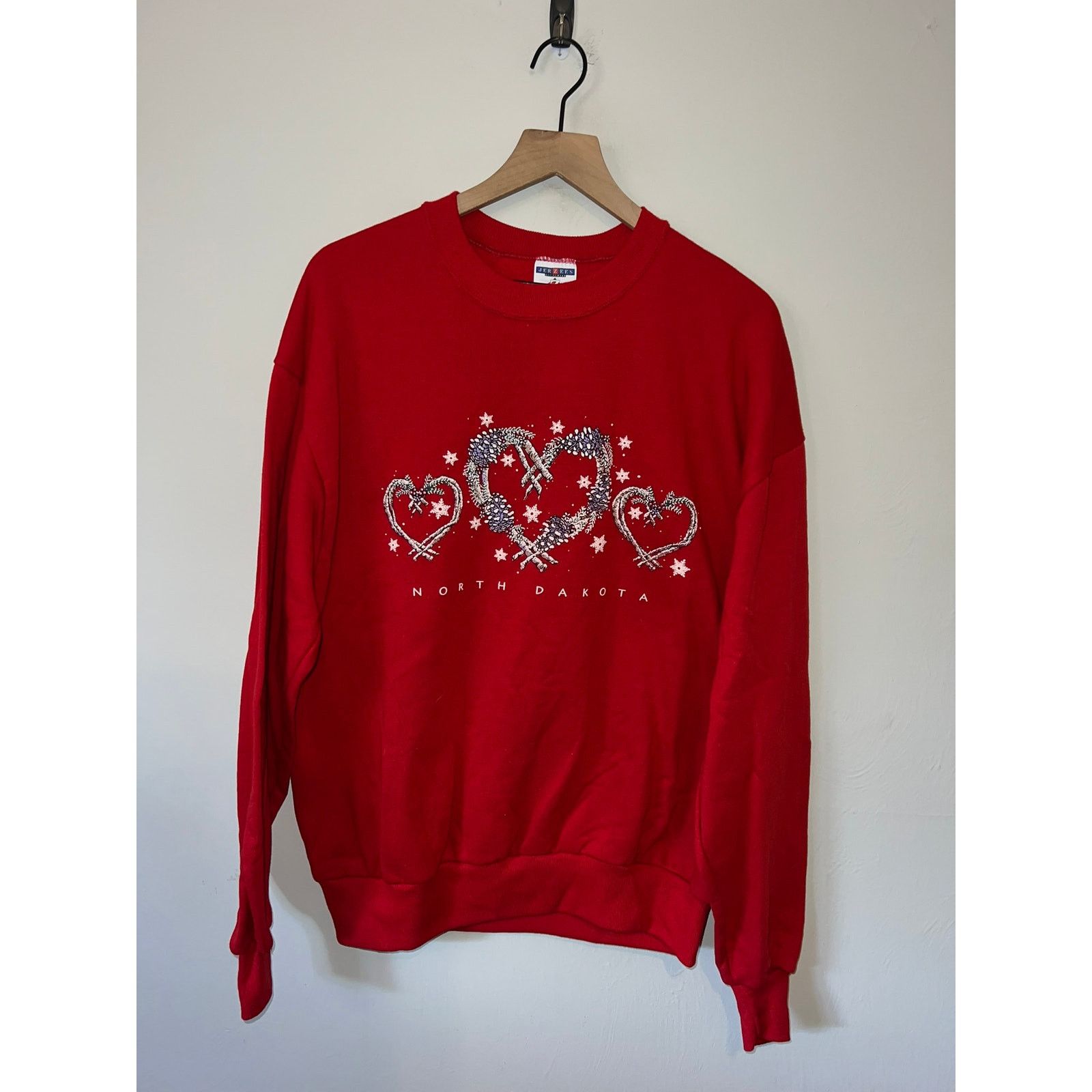 Jerzees Vintage North Dakota Sweatshirt Winter Christmas Crewneck L T-Shirts, Hoodie | FlexRushtees.com