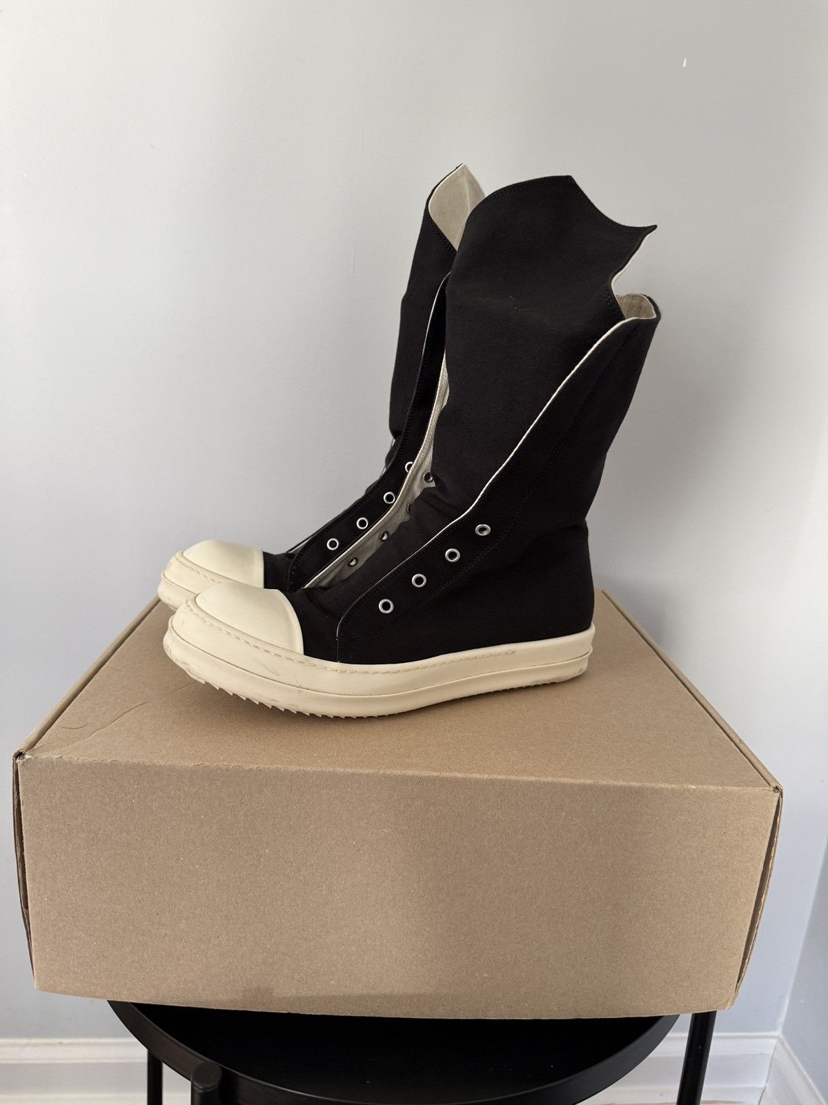 Owens Drkshdw Rick Owens Drkshdw High Top Ramones Laceless T-Shirts, Hoodie, Sweatshirt | AU16VibeMintTees.com