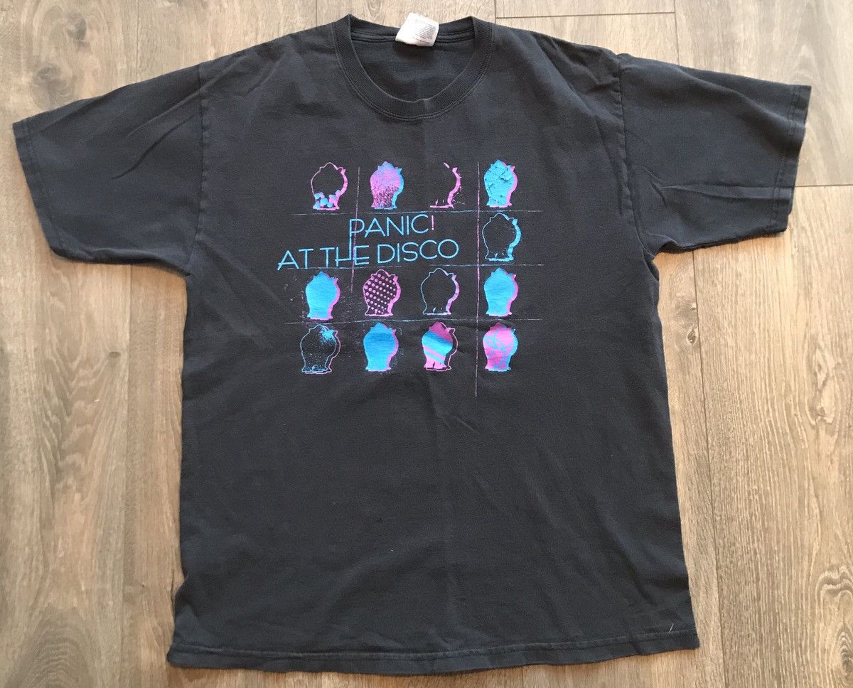 Rap Tees X Vintage Vintage Panic At The Disco Rock Concert Tee Hoodie, Sweatshirt | FlexRushtees.com
