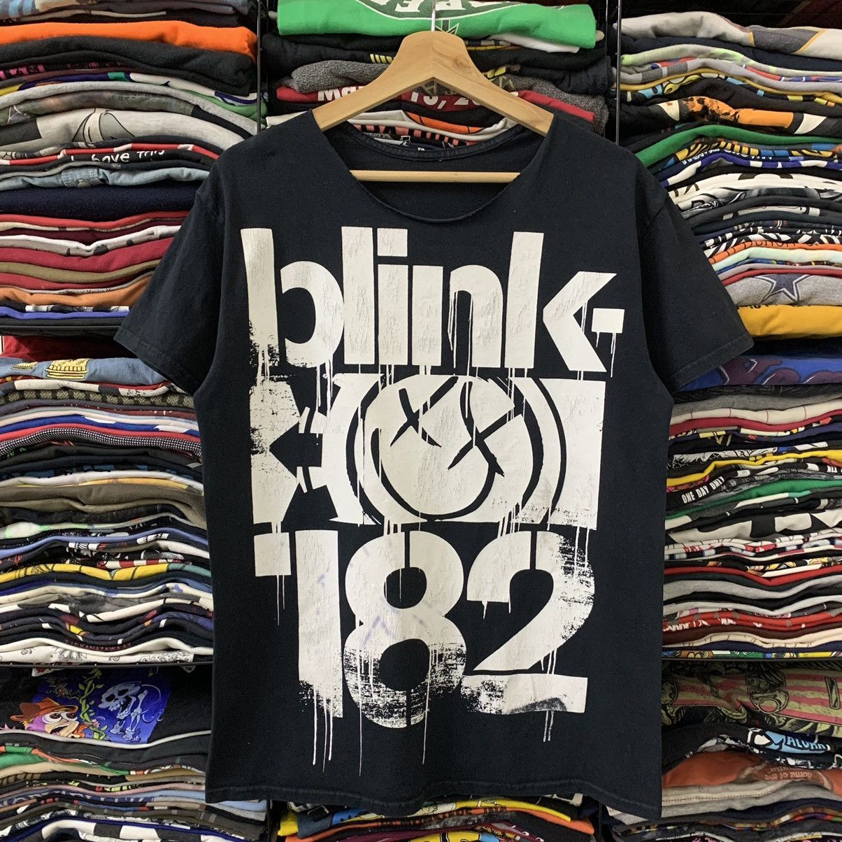 Band Tees Blink 182 Rock Band Tee Mxpx Sum41 Hoodie, Sweatshirt | FlexRushtees.com