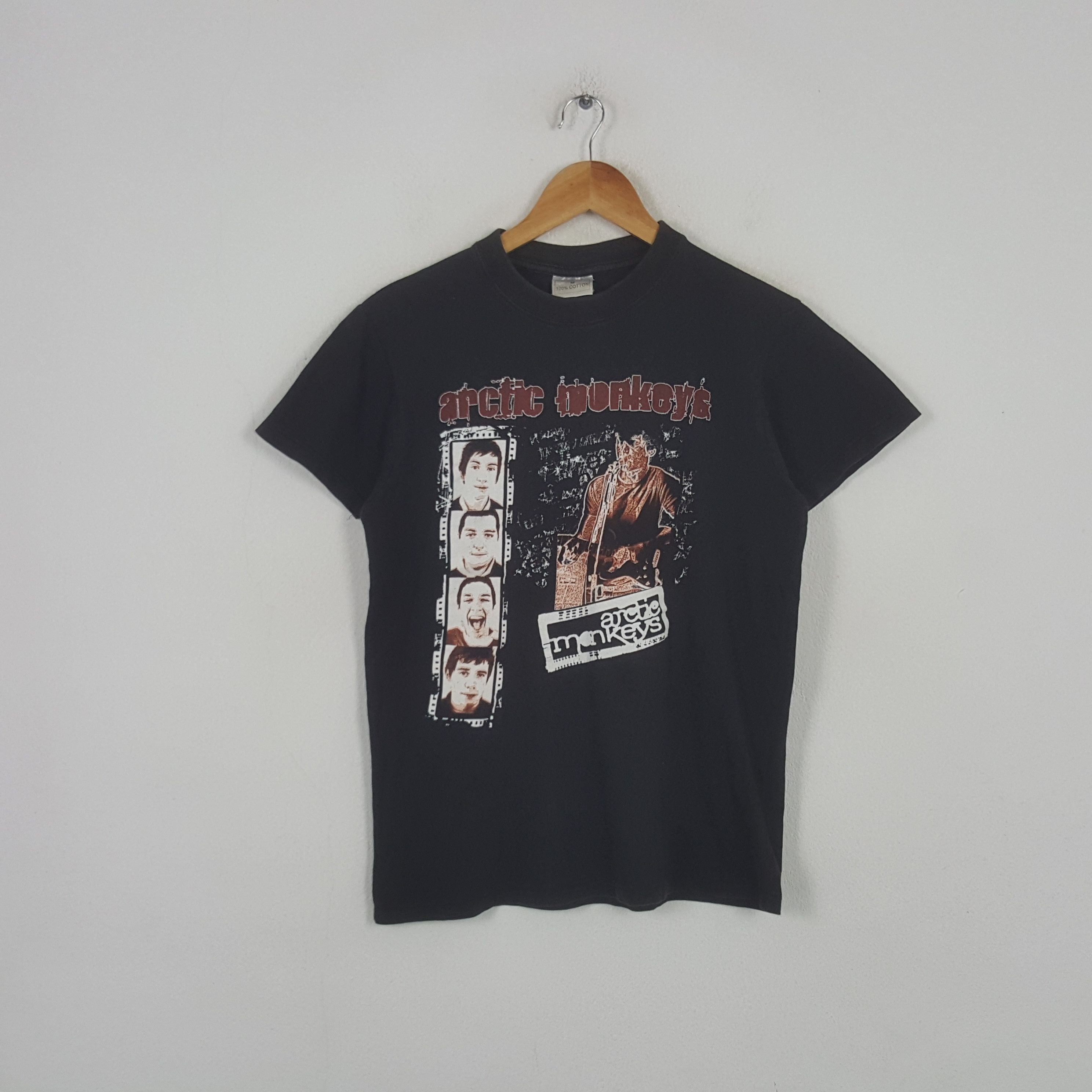 Band Tees Vintage Arctic Monkeys English Rock Bad Tshirt 32 Hoodie, Sweatshirt | FlexRushtees.com