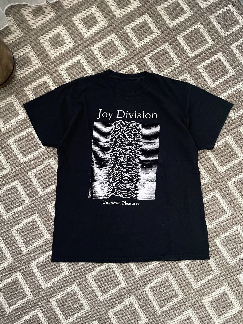 Division Vintage Joy Division Unknown Pleasures Print Tee T Shirt Hoodie, Sweatshirt | FlexRushtees.com