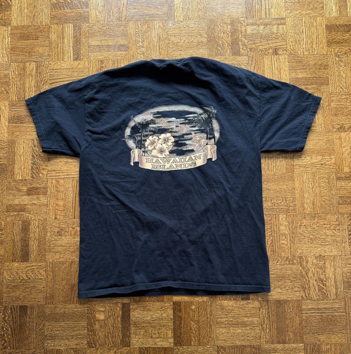 Vintage Y2k Hawaiian Islands Surfer Graphic Tee
