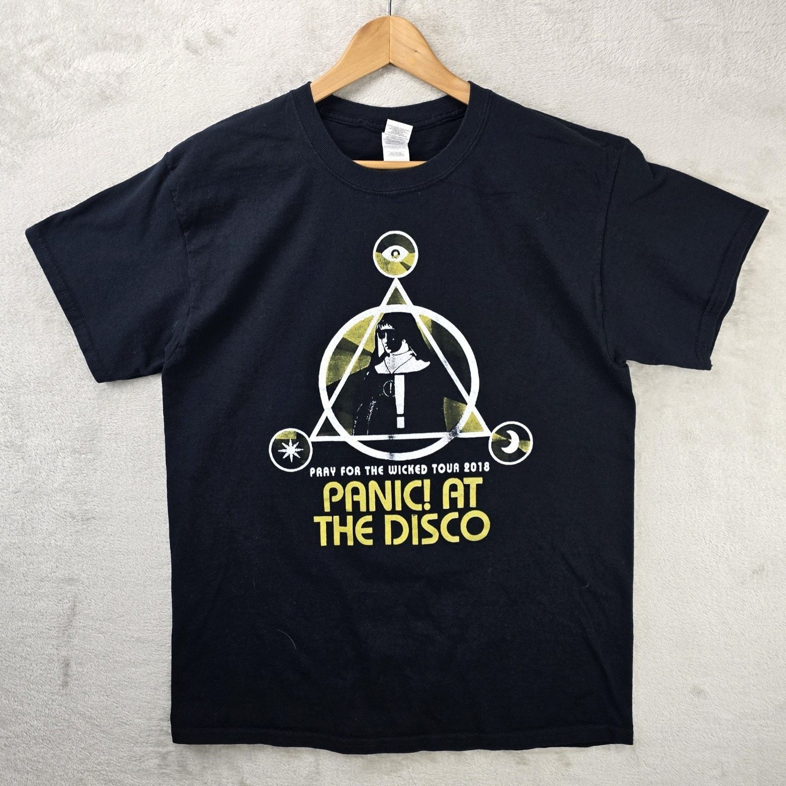 Gildan Panic At The Disco Shirt Mens Large Pray For The Wicked Hoodie, Sweatshirt | FlexRushtees.com