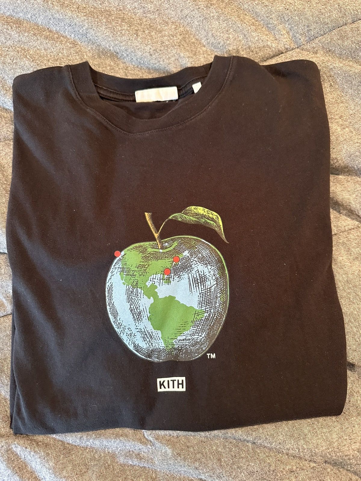 Kith Globe Tee Black Xs Hoodie, Sweatshirt | FlexRushtees.com
