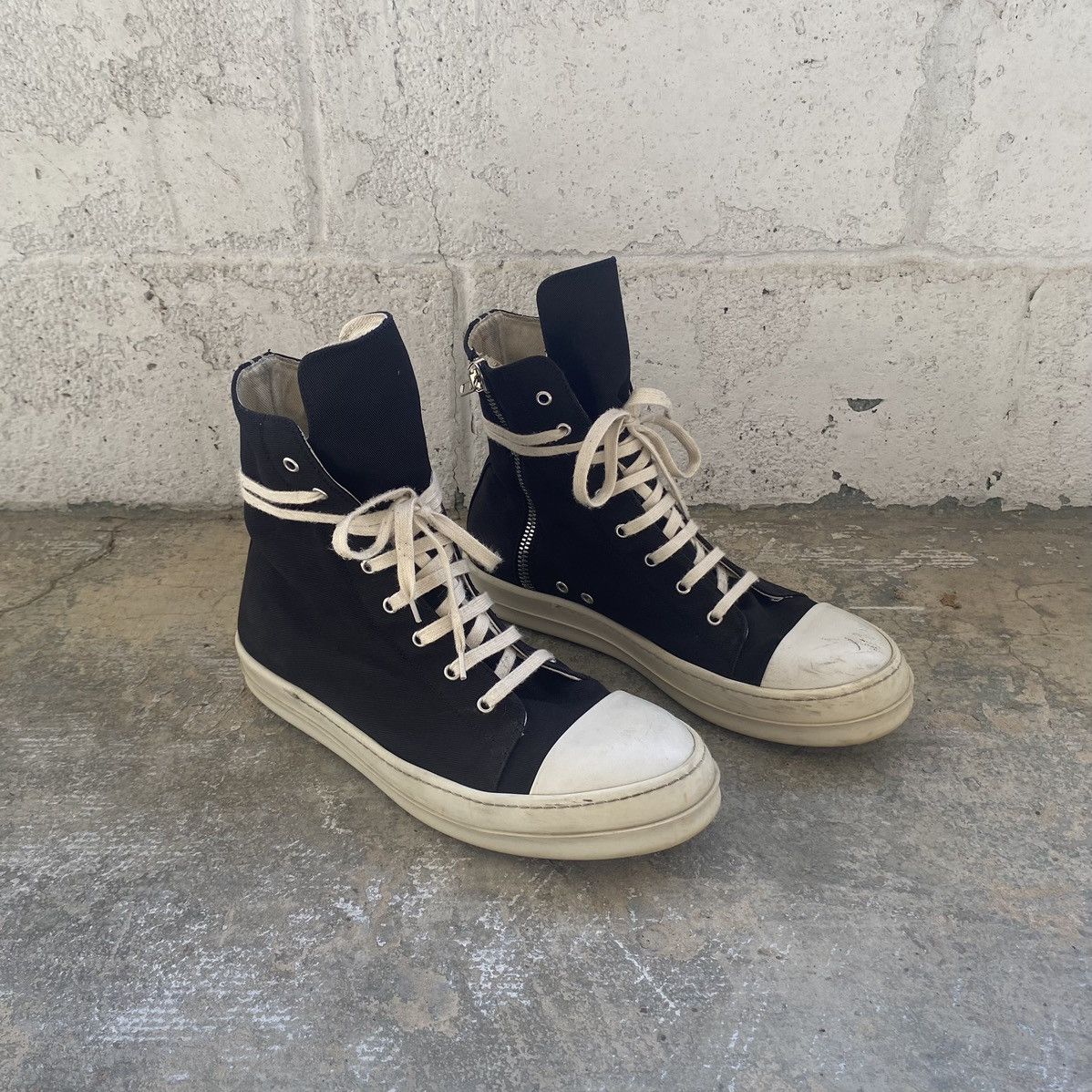 Rick Owens Drkshdw Sombra Oscura Hightop Ramones T-Shirts, Hoodie, Sweatshirt | AU16VibeMintTees.com