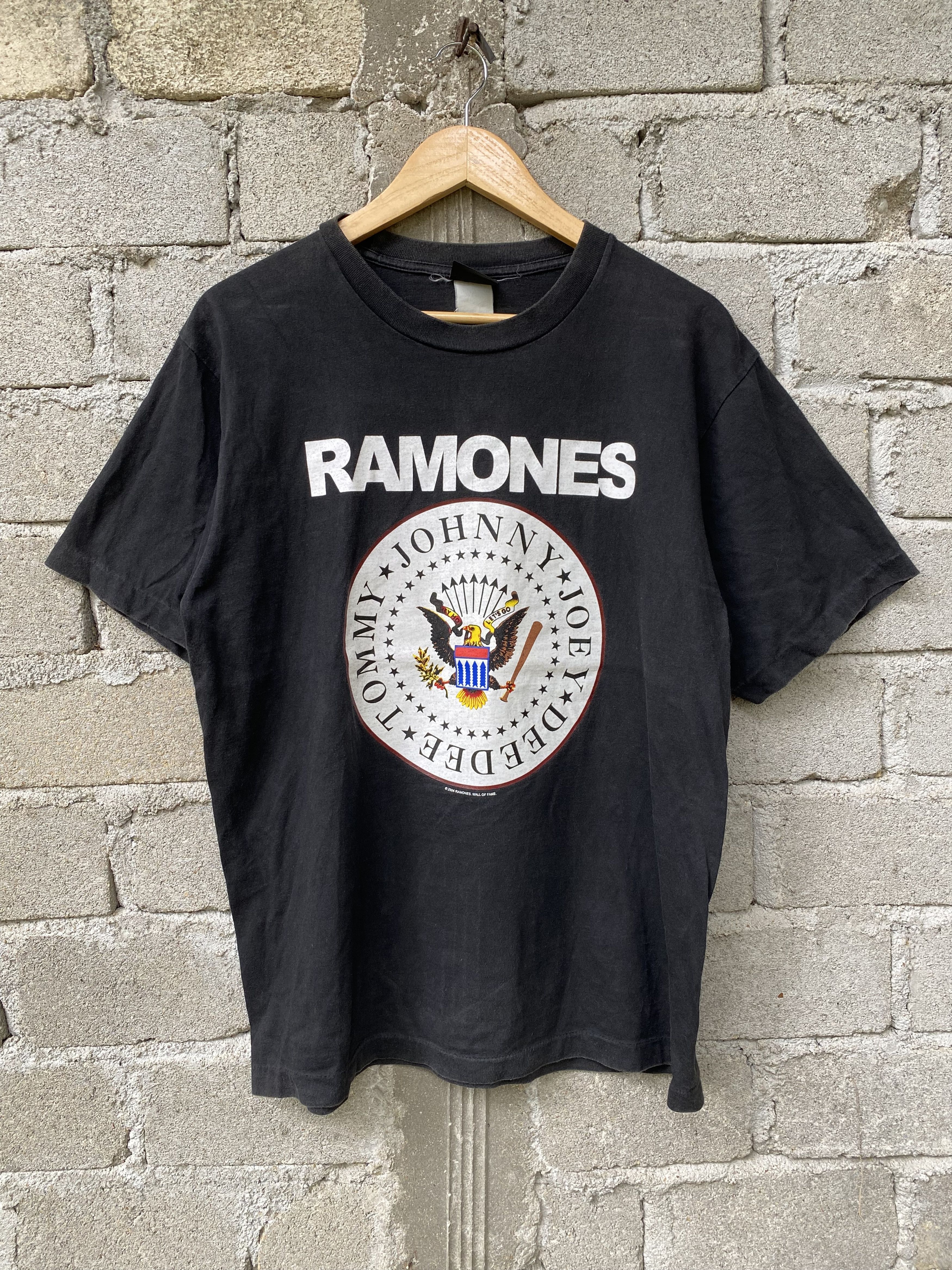 Vintage 2004 Ramones Band Line Up Names Wall Of Fame Tshirt Hoodie, Sweatshirt | FlexRushtees.com