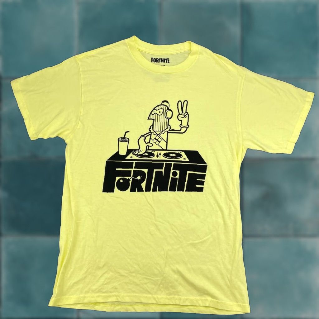 Vintage Fortnite Mens T Shirt Turntables Dj Medium Yellow Graphic Short Sleeve Novelty