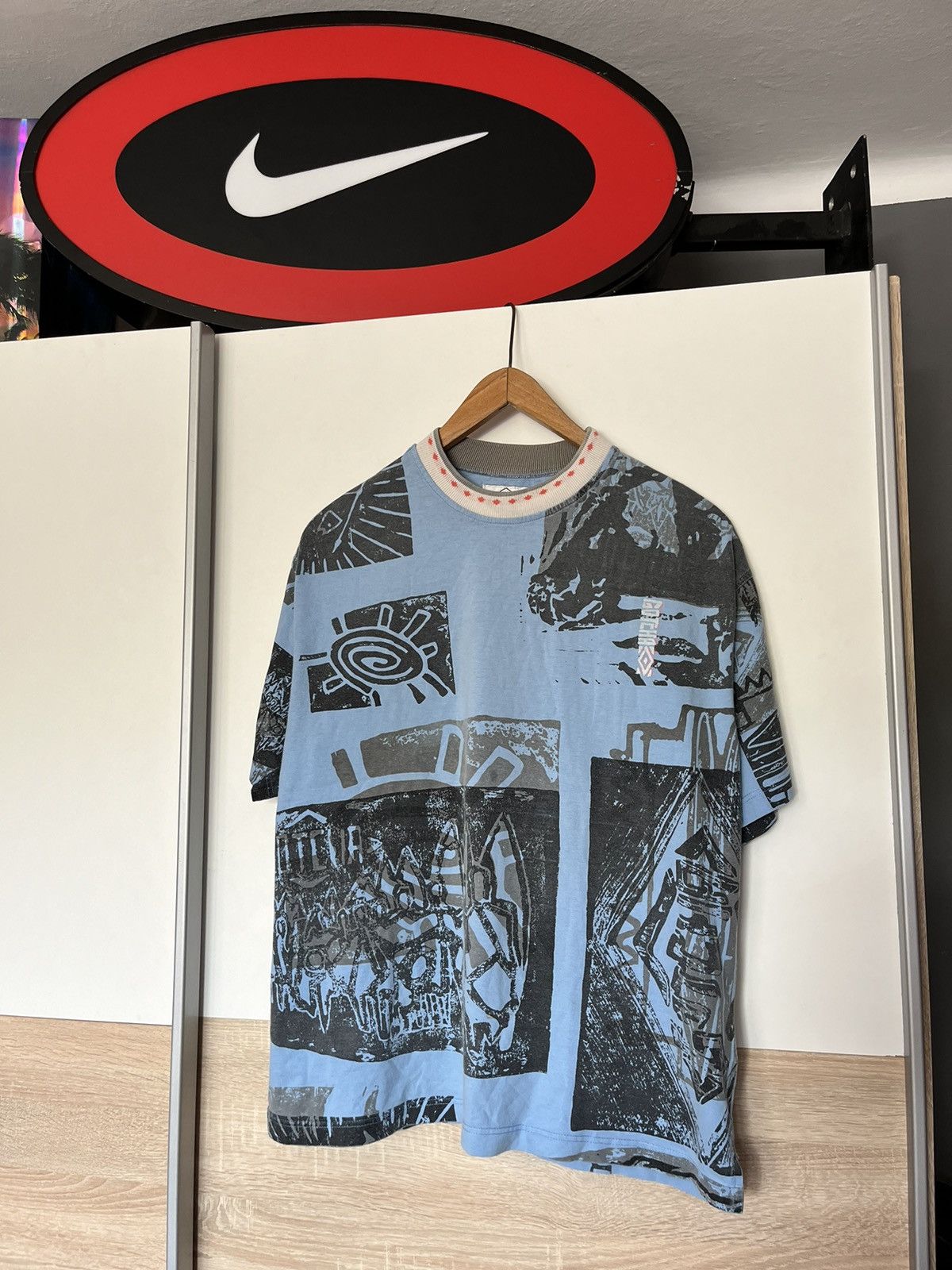 Vintage 80 Gotcha Surf Aztec Crewneck Tee Skate Opium Retro