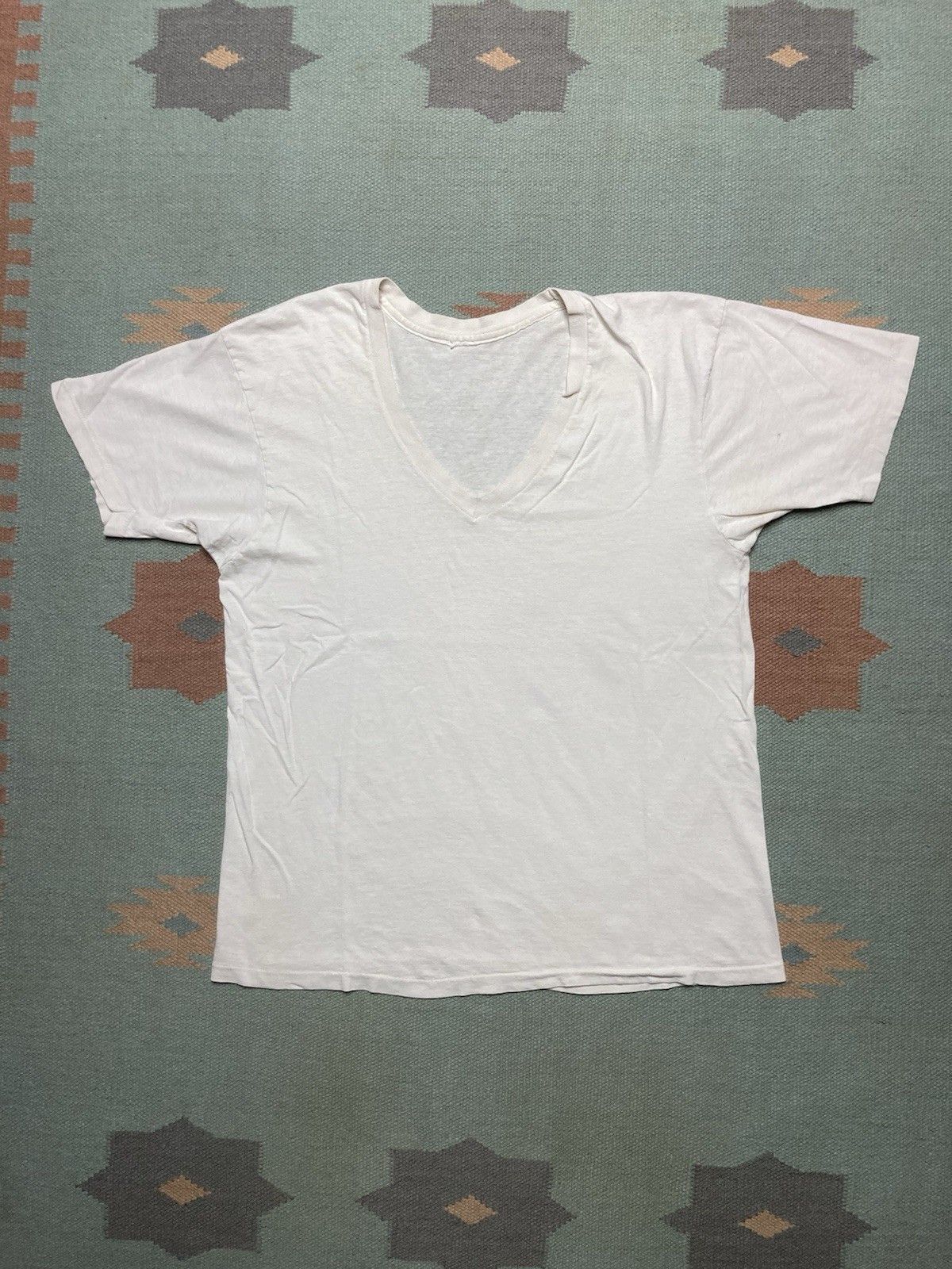 Vintage 70s 80s Blank White T Shirt V Neck Soft Cotton Thin Large