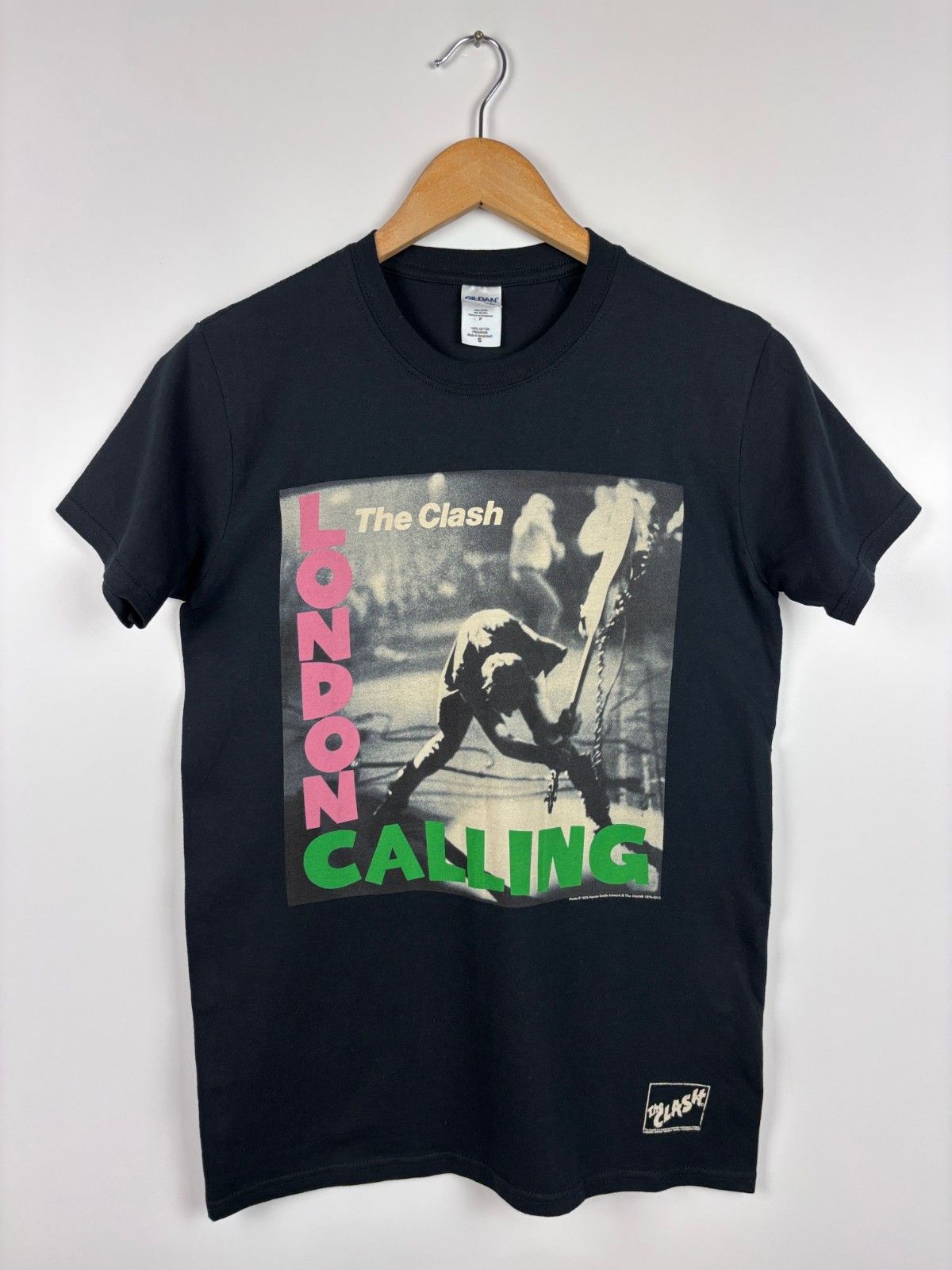 Gildan The Clash London Calling Punk Rock Band T Shirt S Hoodie, Sweatshirt | FlexRushtees.com