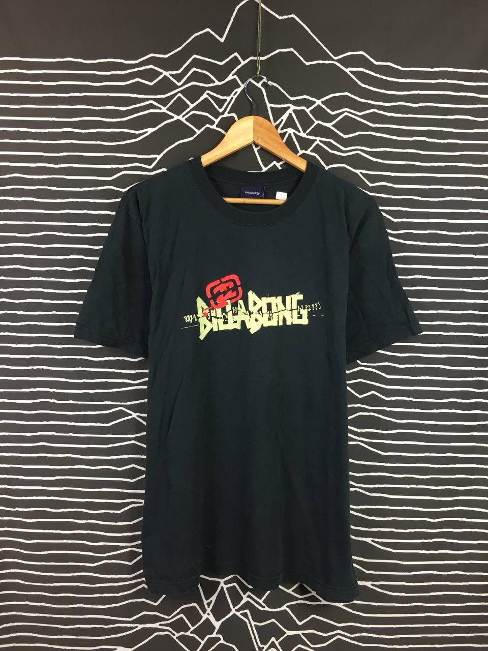 Vtg Billabong Surf Tee Logo Streetwear Tee Hoodie, Sweatshirt | FlexRushtees.com