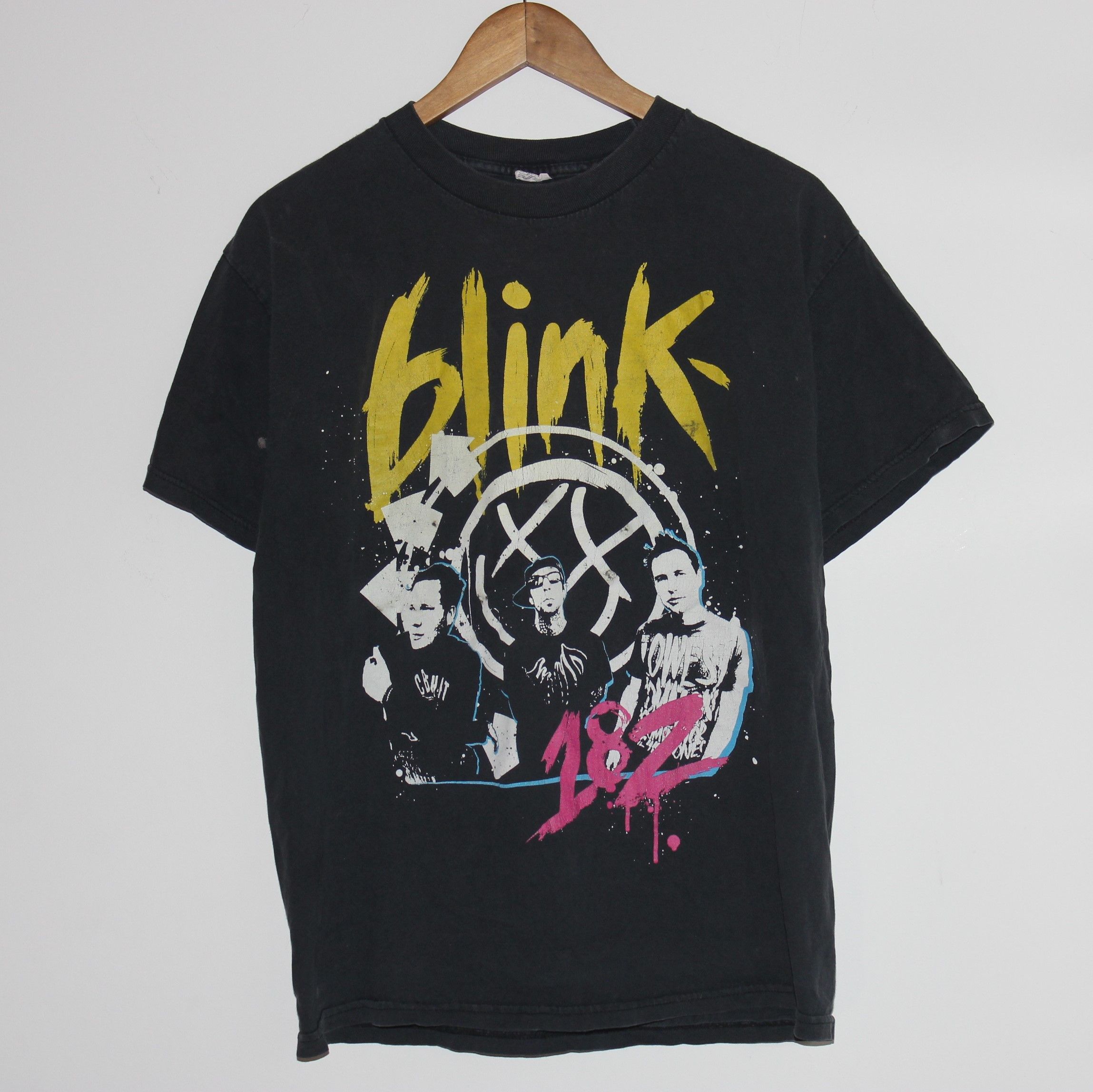 Vintage 2009 Blink 182 T Shirt Hoodie, Sweatshirt | FlexRushtees.com