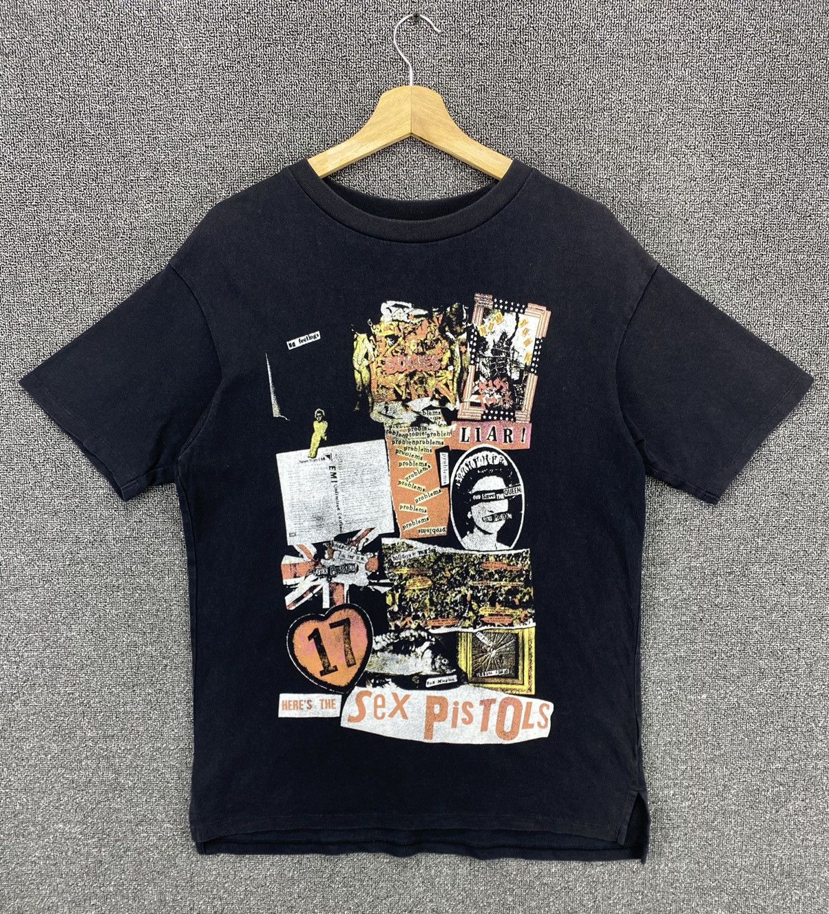 Uniqlo Punk Rock Band Tees T Shirts Hoodie, Sweatshirt | FlexRushtees.com