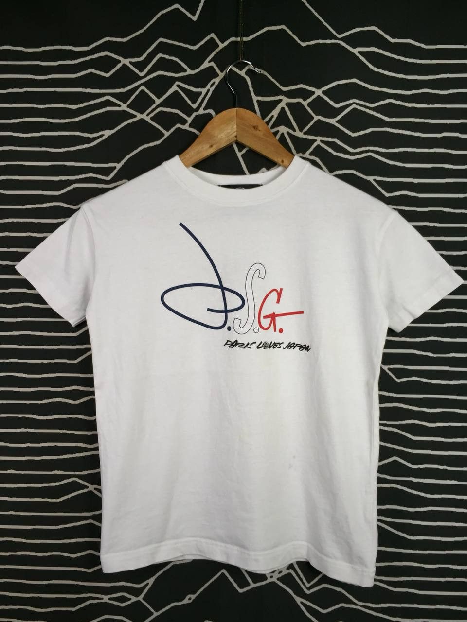 Futura Paris Loves Japan Tee Hoodie, Sweatshirt | FlexRushtees.com