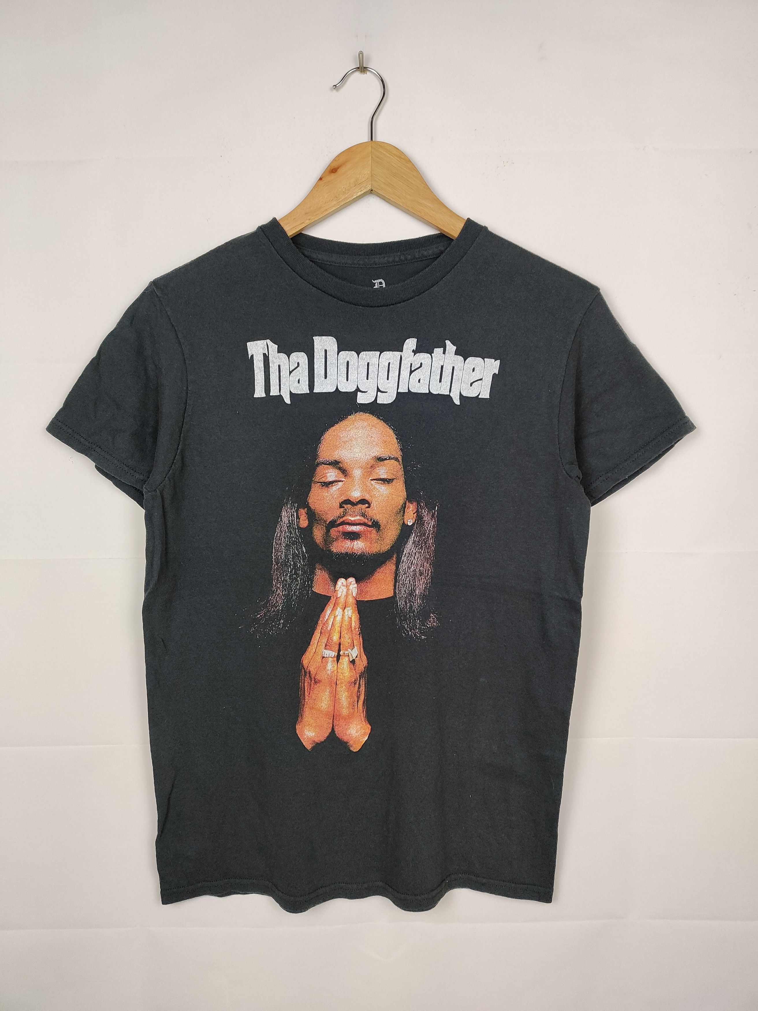 Rap Tees X Snoop Dogg Snoop Dogg Tha Doggfather Shirt Hoodie, Sweatshirt | FlexRushtees.com