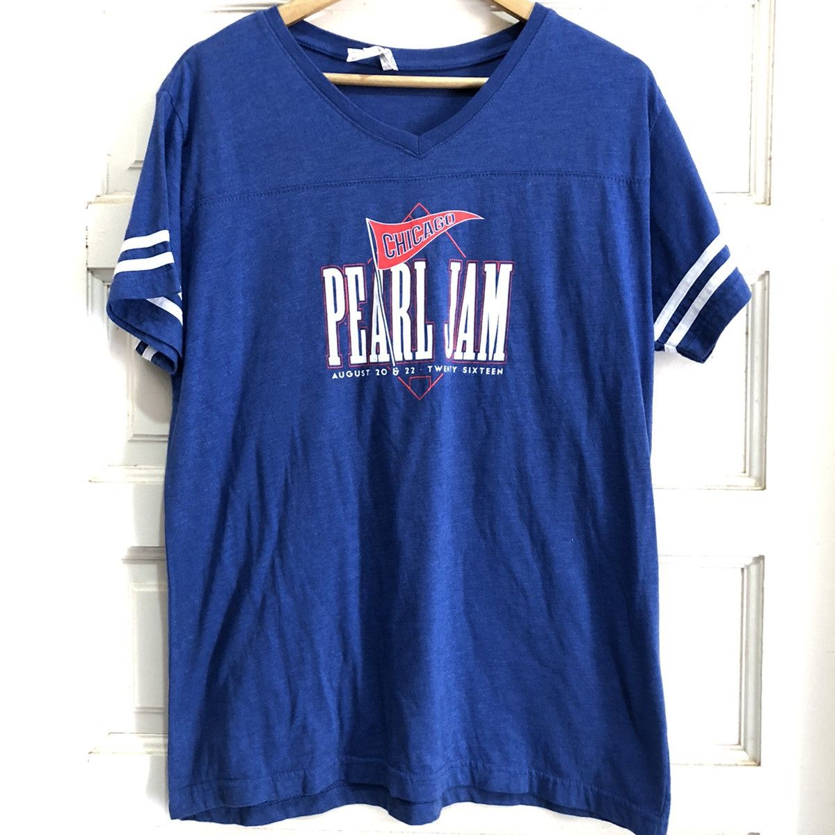 Band Tees Pearl Jam Chicago 2016 Women Shirt Hoodie, Sweatshirt | FlexRushtees.com
