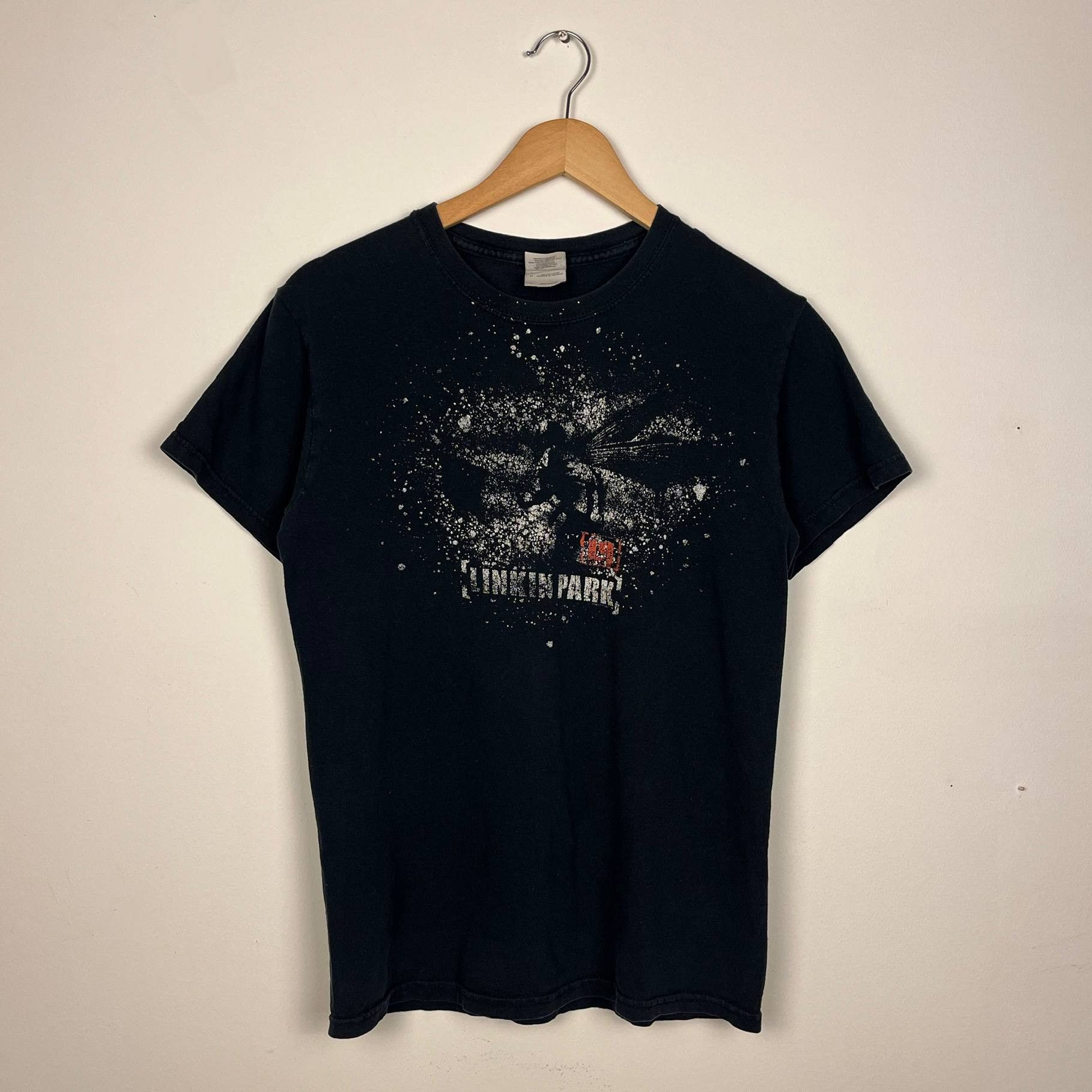 Band Tees Linkin Park Hybrid Theory 2006 Rock Band Vintage T Shirt Hoodie, Sweatshirt | FlexRushtees.com