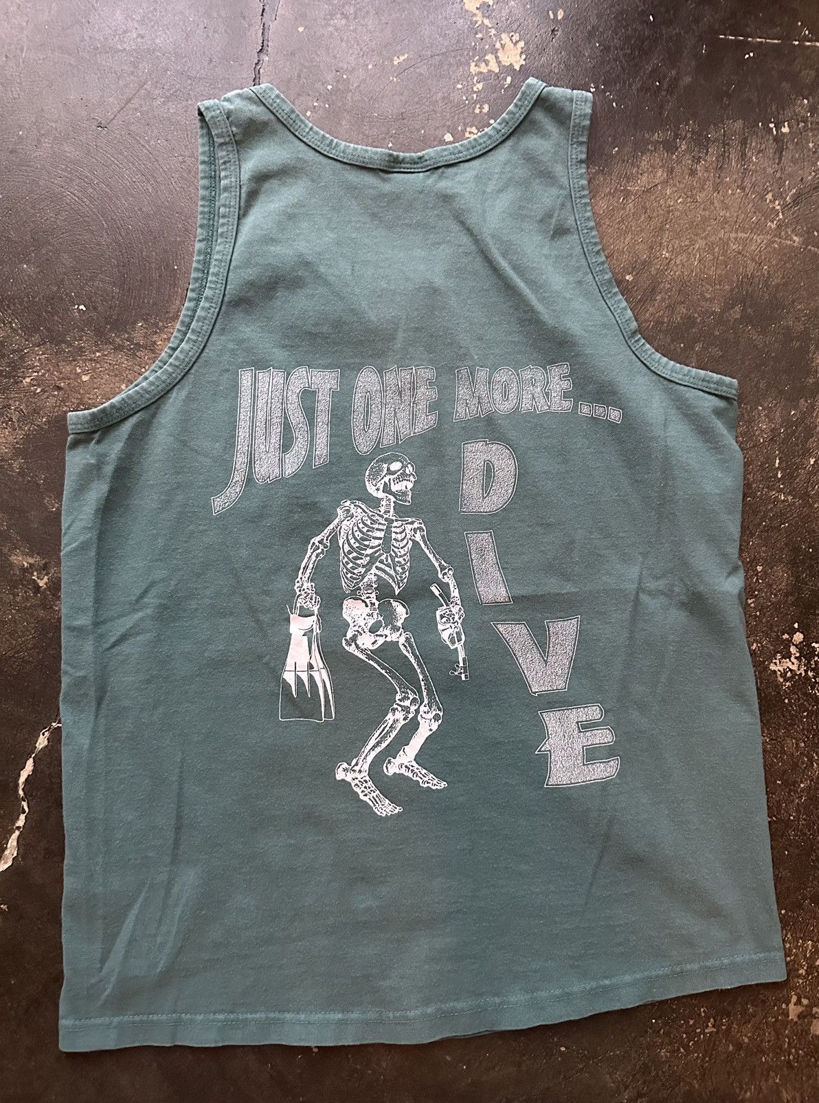 Vintage Anvil Honduras Islands One More Dive Skeleton Tank