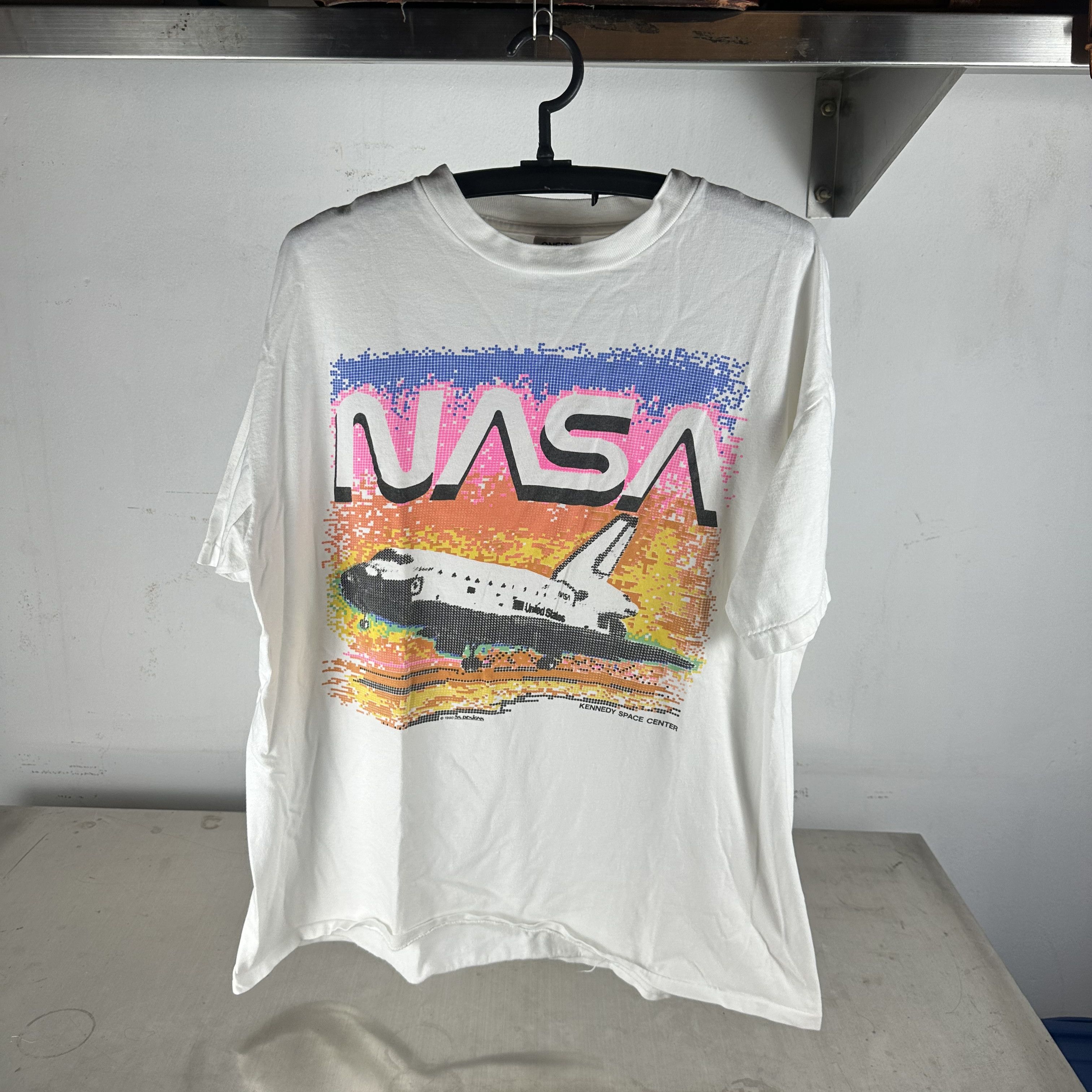 Vintage 1990 Nasa Space Rocket Kennedy Space Center Graphic T Shirt